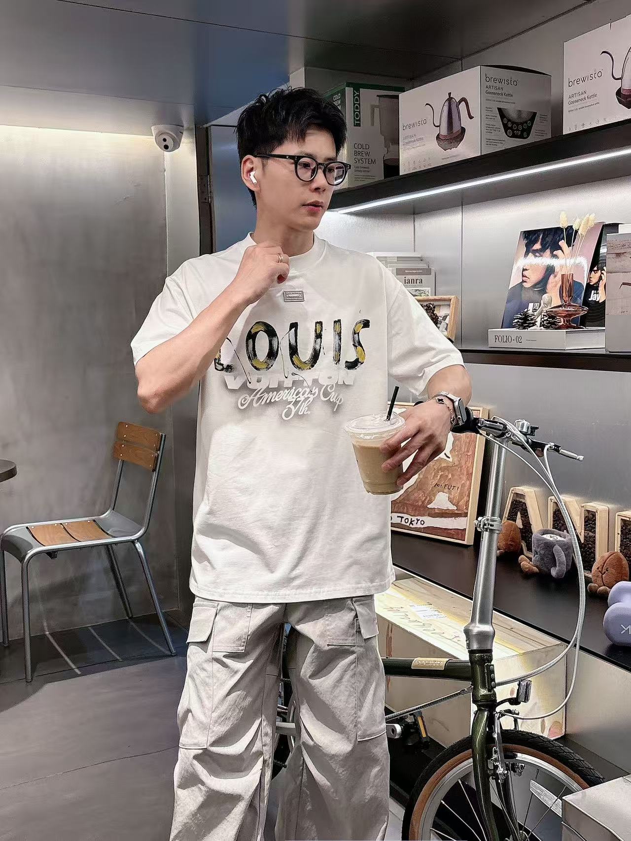 LV* 𝟐6𝐬s 春夏休闲短袖定制面料 品牌经典LOGO 工艺精致 休闲百搭 【𝐒𝐢𝐳𝐞：码数】 S-3