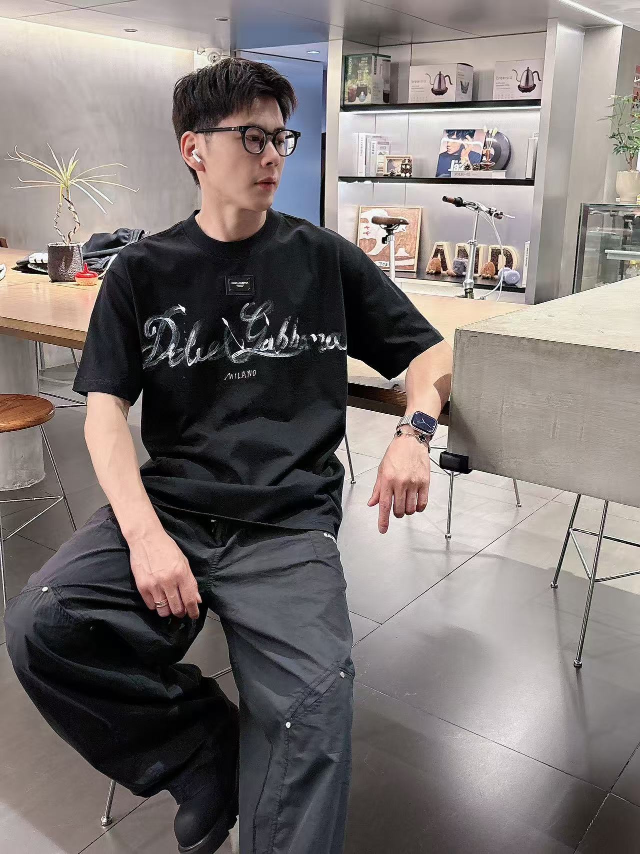DG * 𝟐6𝐬s 春夏休闲短袖定制面料 品牌经典LOGO 工艺精致 休闲百搭 【𝐒𝐢𝐳𝐞：码数】 S-