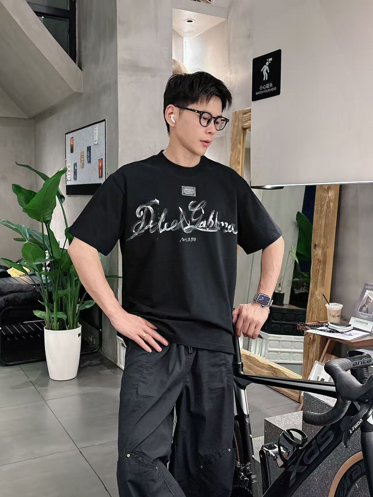 DG * 𝟐6𝐬s 春夏休闲短袖定制面料 品牌经典LOGO 工艺精致 休闲百搭 【𝐒𝐢𝐳𝐞：码数】 S-