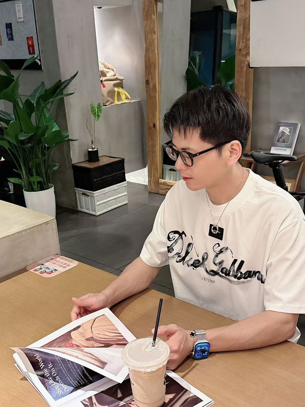DG * 𝟐6𝐬s 春夏休闲短袖定制面料 品牌经典LOGO 工艺精致 休闲百搭 【𝐒𝐢𝐳𝐞：码数】 S-