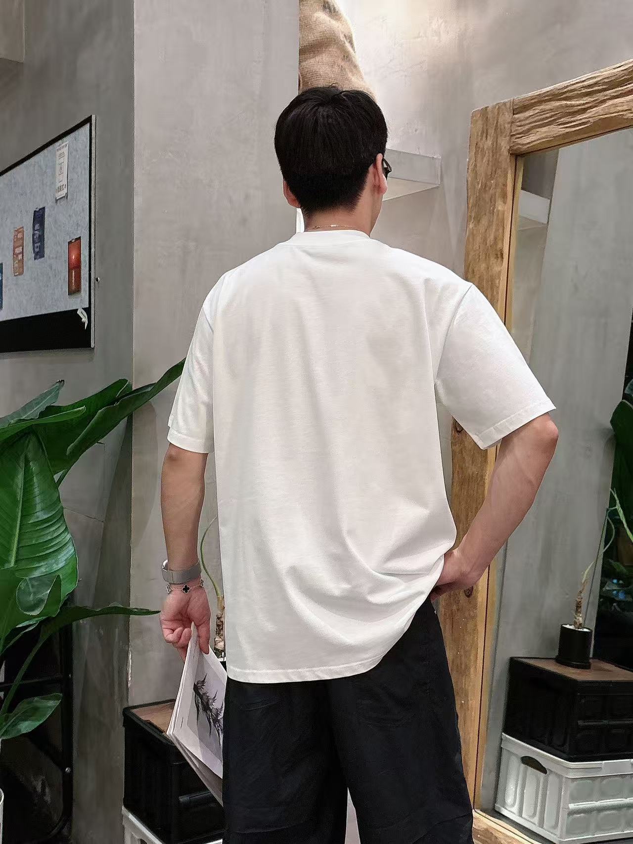 DG * 𝟐6𝐬s 春夏休闲短袖定制面料 品牌经典LOGO 工艺精致 休闲百搭 【𝐒𝐢𝐳𝐞：码数】 S-