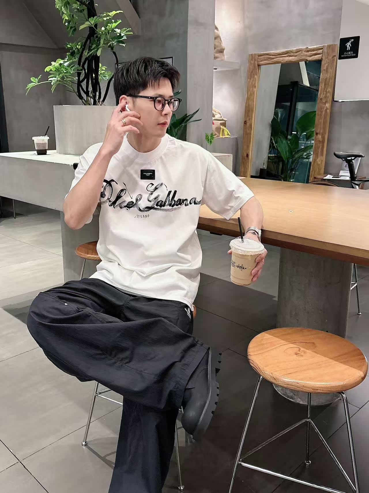 DG * 𝟐6𝐬s 春夏休闲短袖定制面料 品牌经典LOGO 工艺精致 休闲百搭 【𝐒𝐢𝐳𝐞：码数】 S-