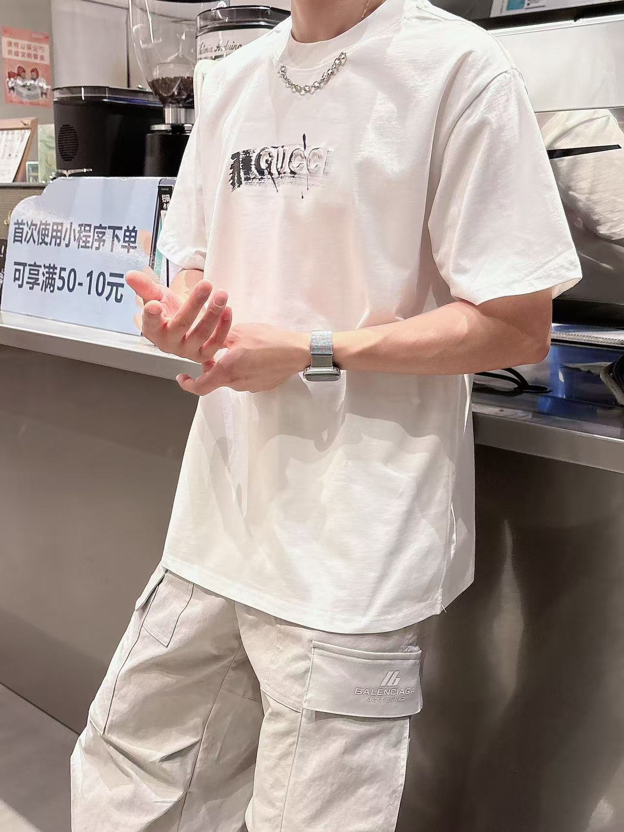 古驰 * 𝟐6𝐬s 春夏休闲短袖定制面料 品牌经典LOGO 工艺精致 休闲百搭 【𝐒𝐢𝐳𝐞：码数】 S-