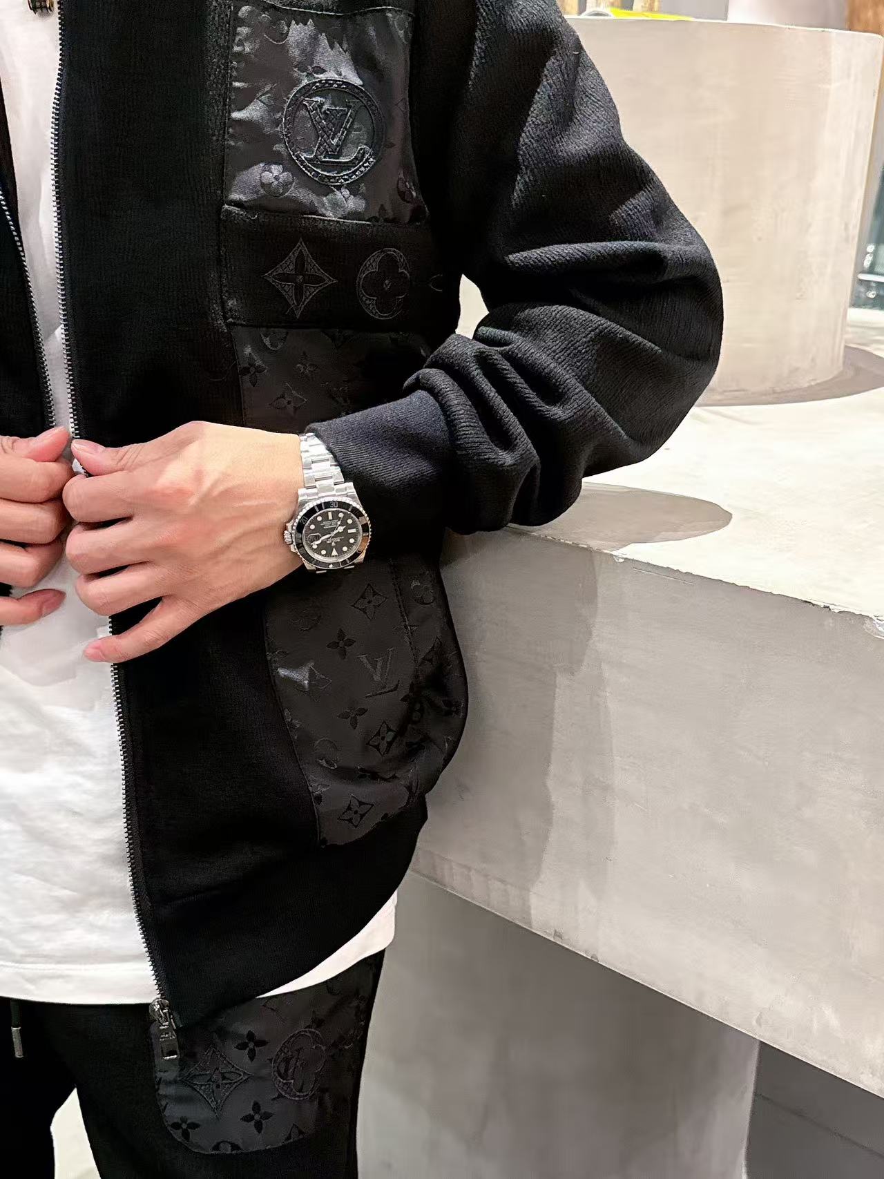 LV* 𝟐5𝐬s 秋冬新款 时尚休闲套装 品牌经典LOGO ，舒适度极好，手触感强烈。辨识度极高 定制进