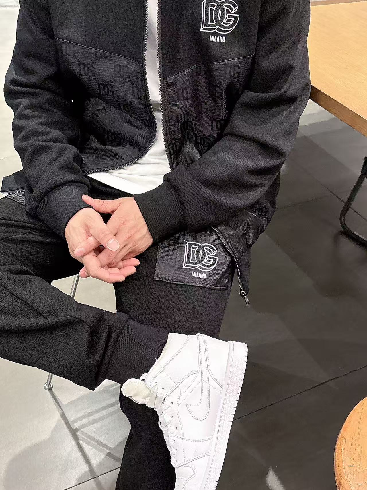 DG* 𝟐5𝐬s 秋冬新款 时尚休闲套装 品牌经典LOGO ，舒适度极好，手触感强烈。辨识度极高 定制进