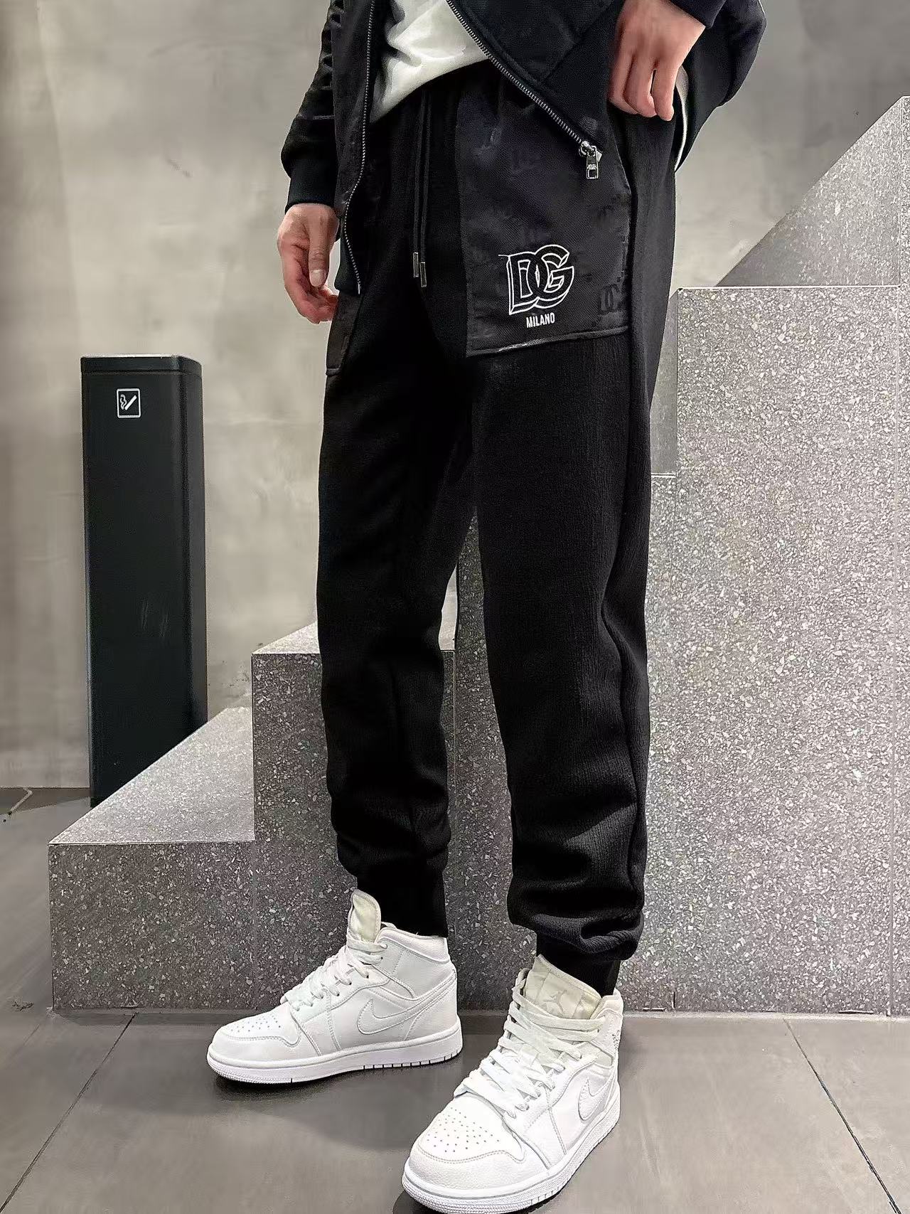 DG* 𝟐5𝐬s 秋冬新款 时尚休闲套装 品牌经典LOGO ，舒适度极好，手触感强烈。辨识度极高 定制进