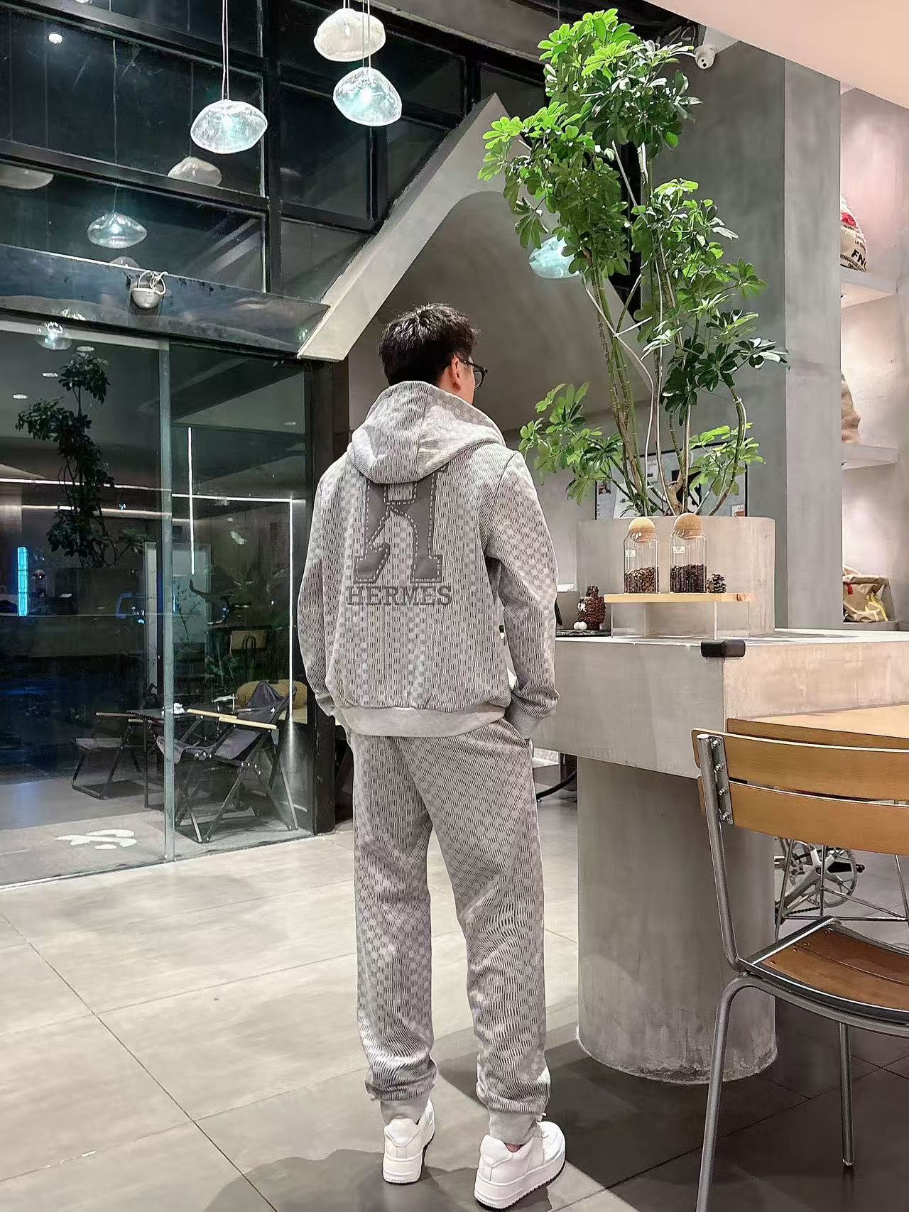 H家* 𝟐5𝐬s 秋冬新款 时尚休闲套装 品牌经典LOGO ，舒适度极好，手触感强烈。辨识度极高 定制进