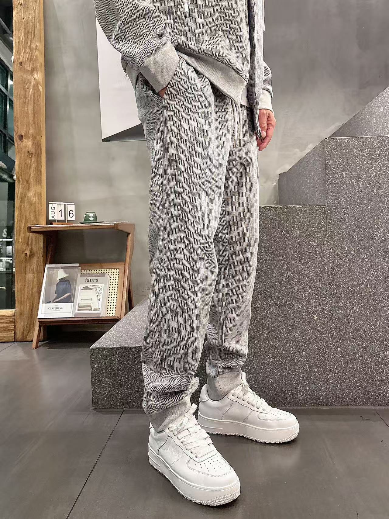 H家* 𝟐5𝐬s 秋冬新款 时尚休闲套装 品牌经典LOGO ，舒适度极好，手触感强烈。辨识度极高 定制进