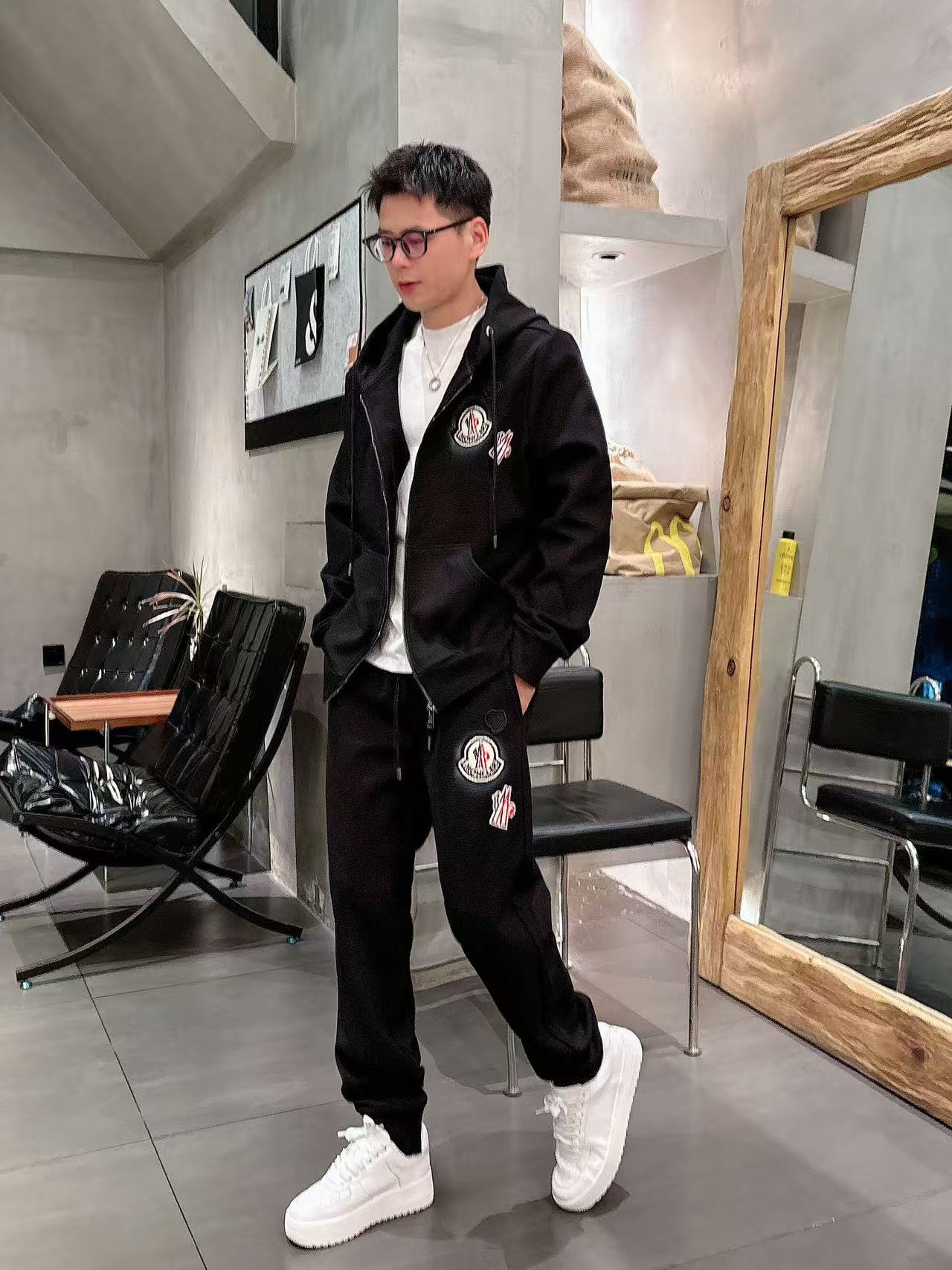 蒙家* 𝟐5𝐬s 秋冬新款 时尚休闲套装 品牌经典LOGO ，舒适度极好，手触感强烈。辨识度极高 定制进