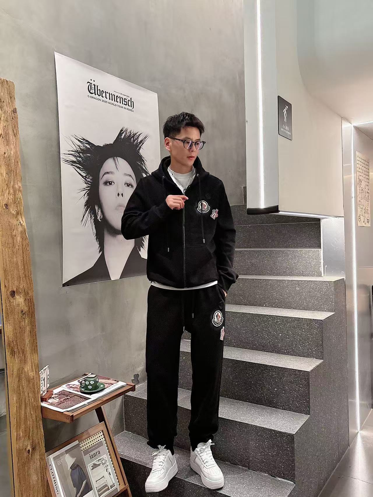 蒙家* 𝟐5𝐬s 秋冬新款 时尚休闲套装 品牌经典LOGO ，舒适度极好，手触感强烈。辨识度极高 定制进