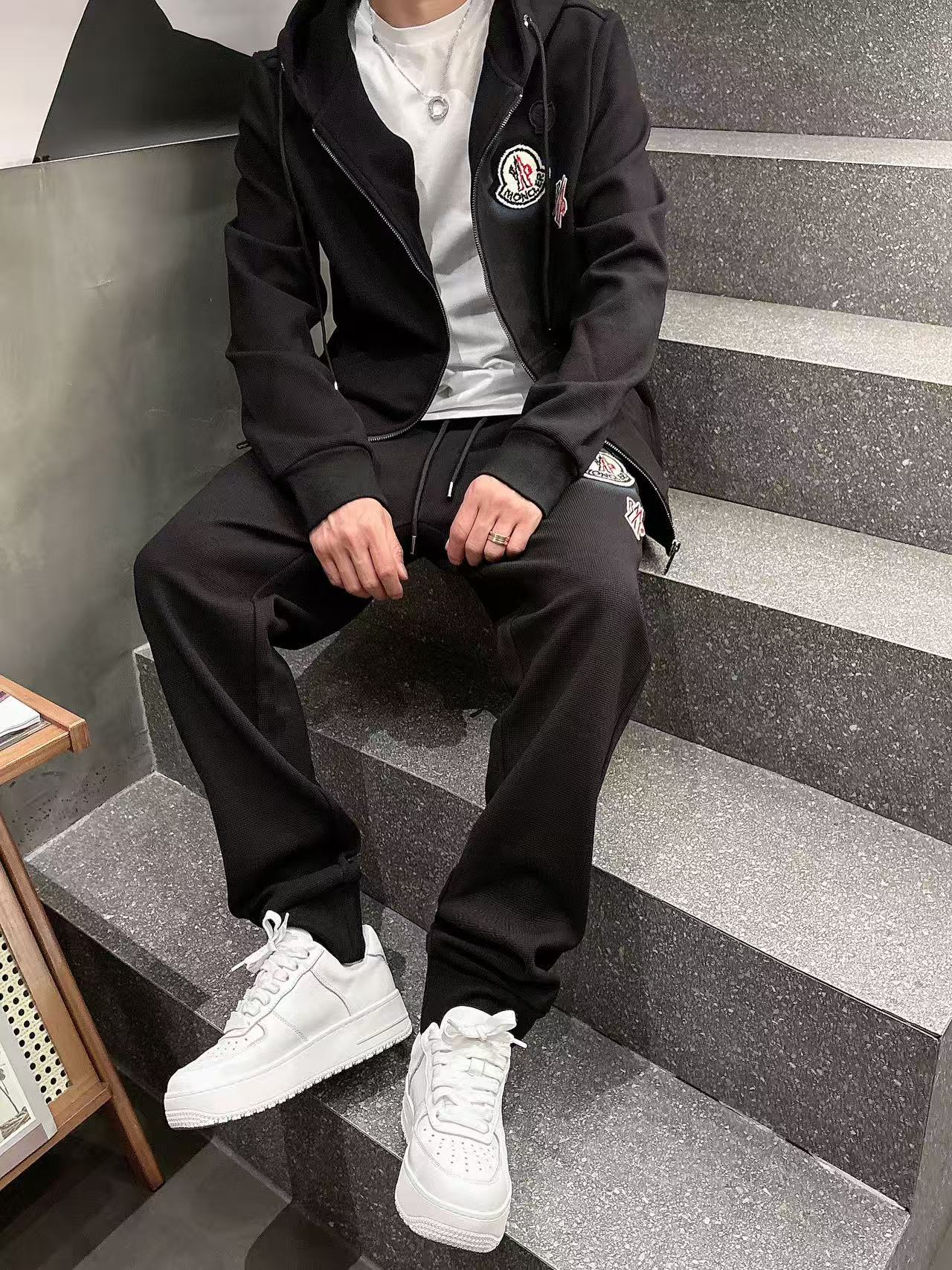 蒙家* 𝟐5𝐬s 秋冬新款 时尚休闲套装 品牌经典LOGO ，舒适度极好，手触感强烈。辨识度极高 定制进