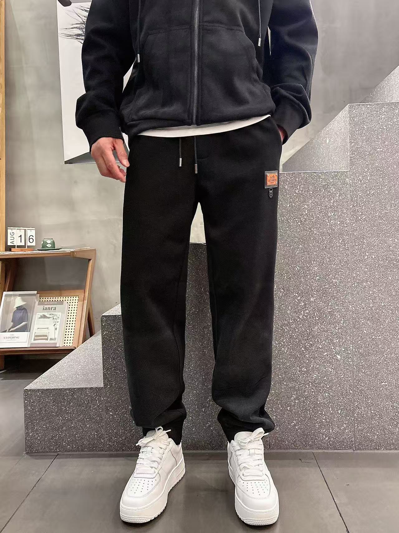 H家* 𝟐5𝐬s 秋冬新款 时尚休闲套装 品牌经典LOGO ，舒适度极好，手触感强烈。辨识度极高 定制进