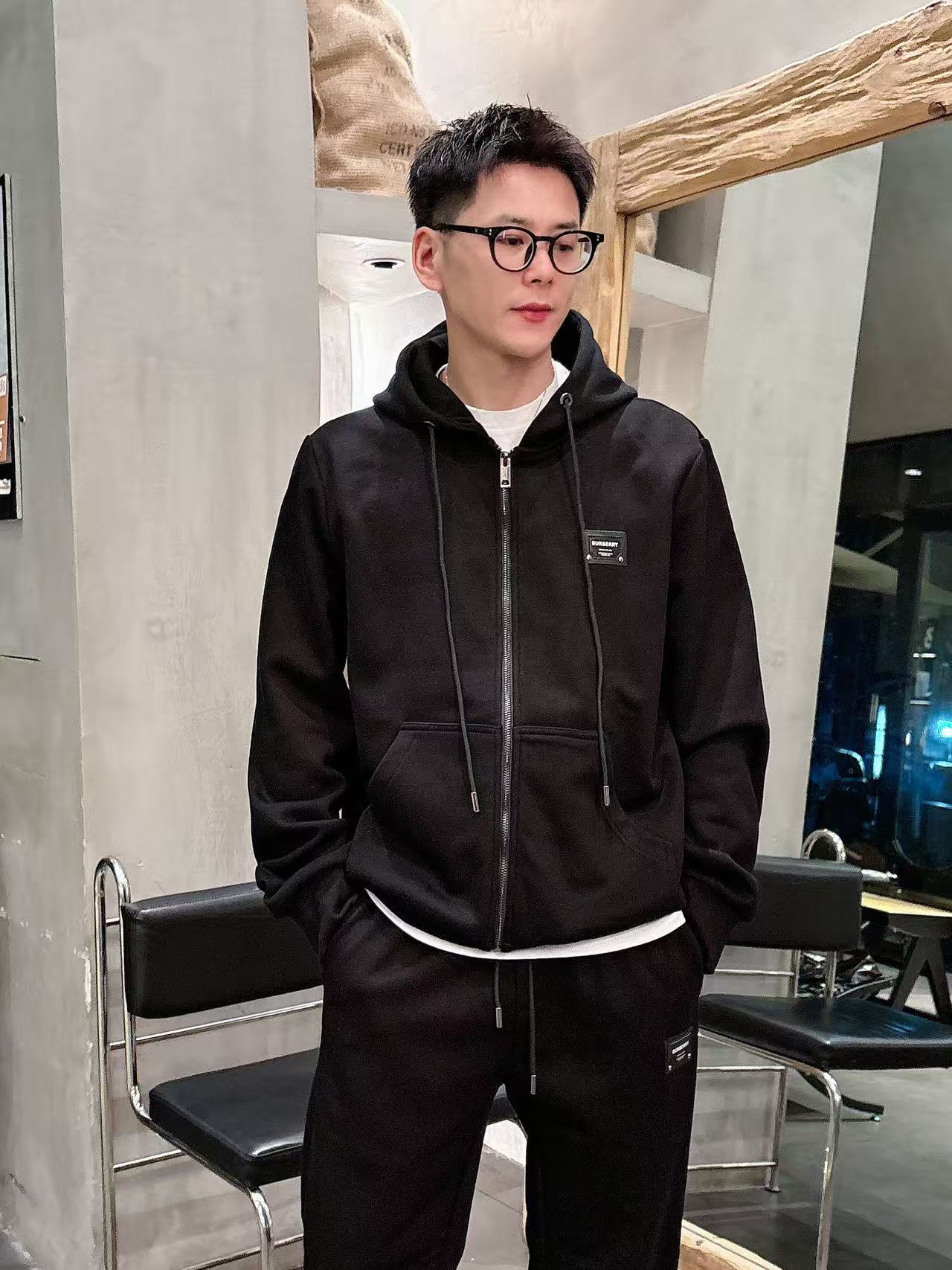 巴宝莉* 𝟐5𝐬s 秋冬新款 时尚休闲套装 品牌经典LOGO ，舒适度极好，手触感强烈。辨识度极高 定制