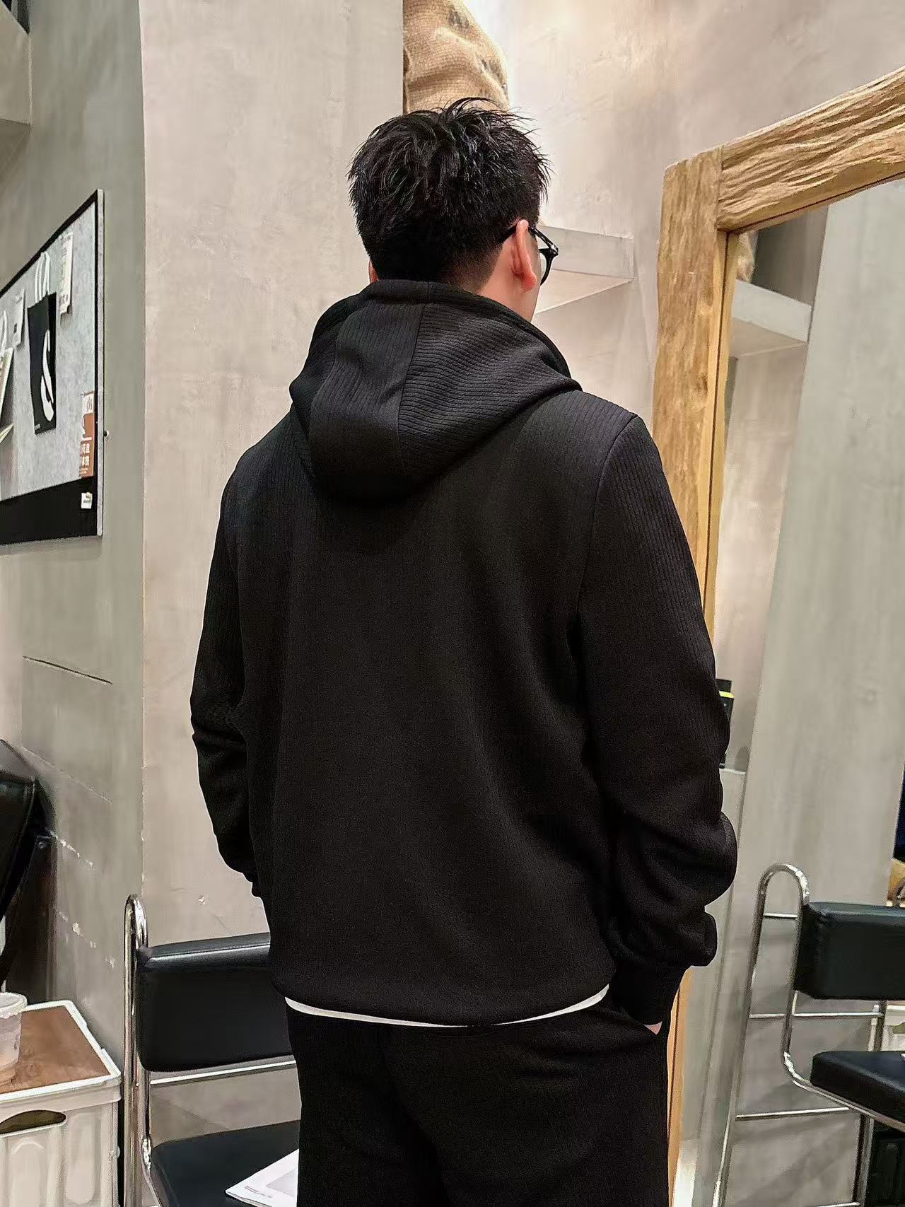 普拉达* 𝟐5𝐬s 秋冬新款 时尚休闲套装 品牌经典LOGO ，舒适度极好，手触感强烈。辨识度极高 定制