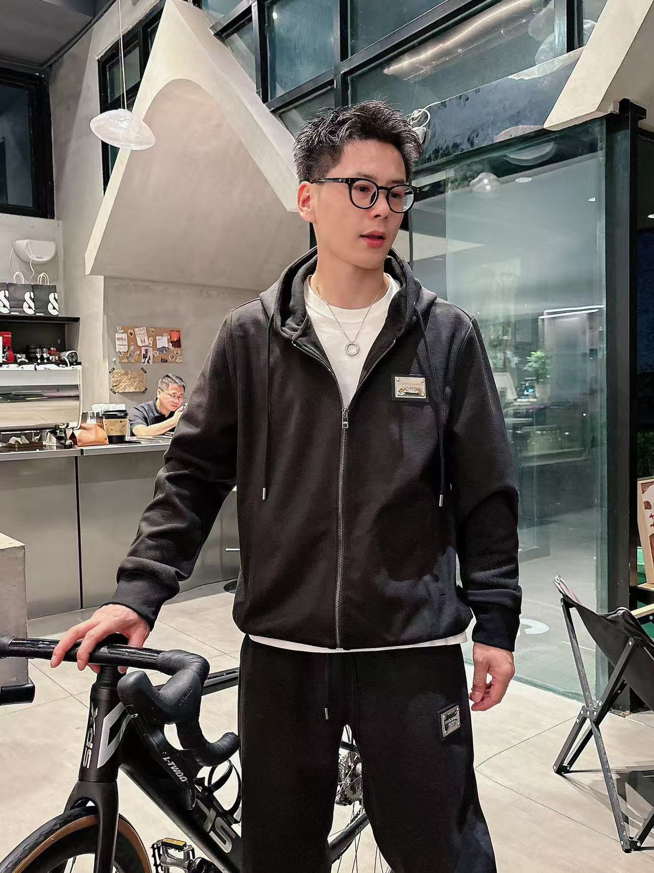 DG * 𝟐5𝐬s 秋冬新款 时尚休闲套装 品牌经典LOGO ，舒适度极好，手触感强烈。辨识度极高 定制