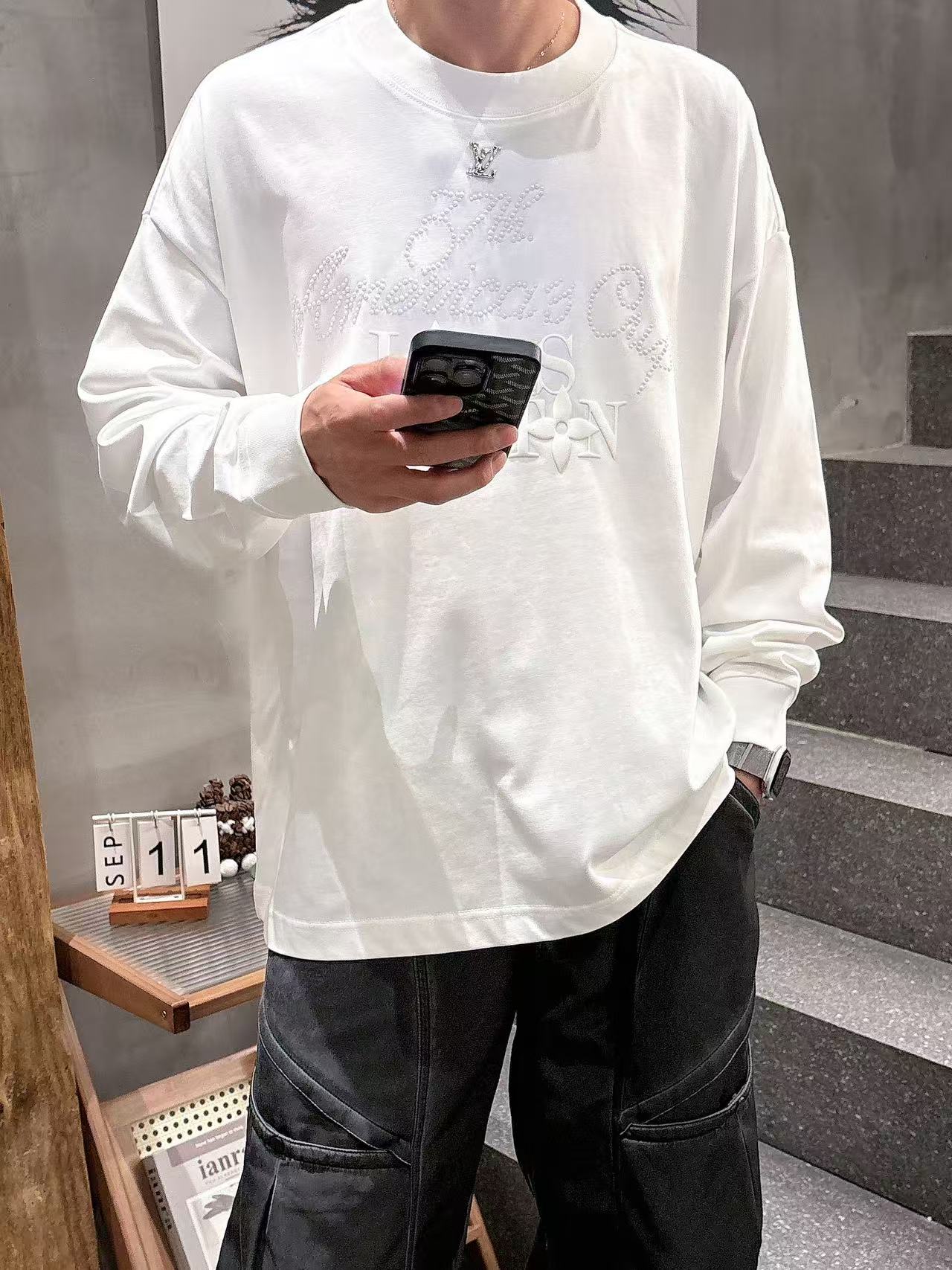 2025秋季新款 LV 手绘定制标休闲长袖 【over size宽松版型】 定制300g高支100%纯棉