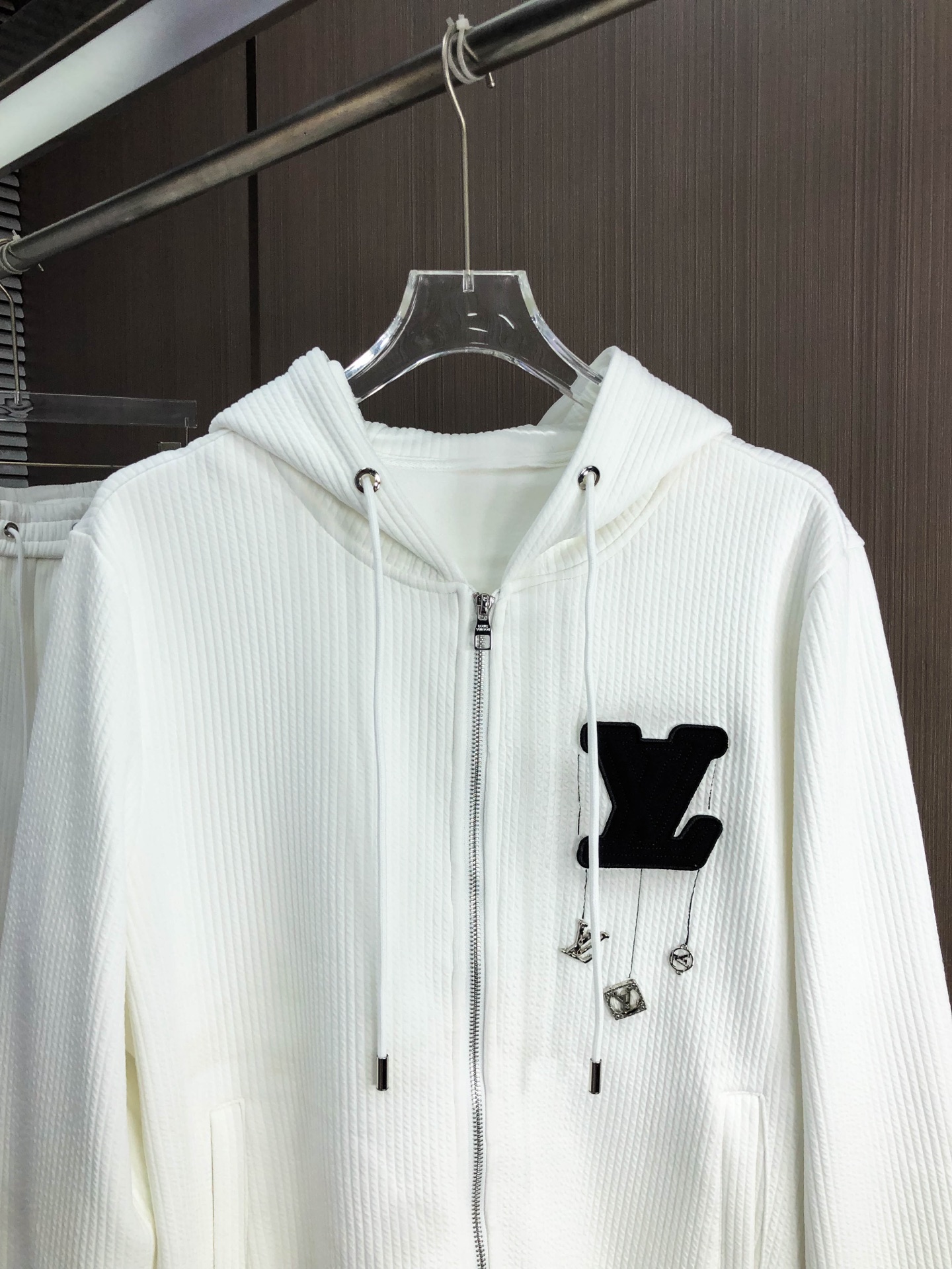 LV*（套装可分开）𝟐5𝐬s 秋冬新款 时尚休闲套装 品牌经典LOGO ，舒适度极好，手触感强烈。辨识度