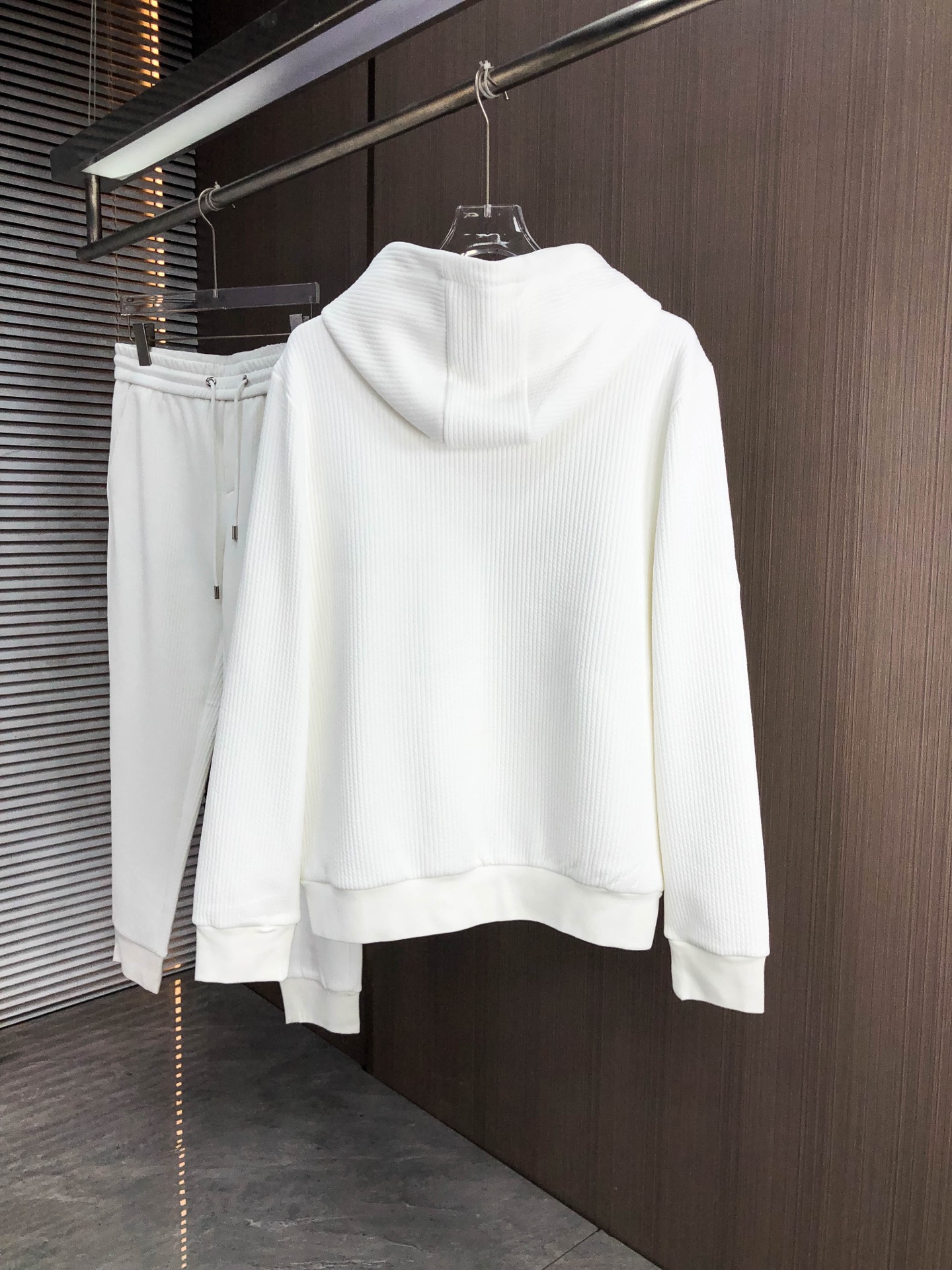 LV*（套装可分开）𝟐5𝐬s 秋冬新款 时尚休闲套装 品牌经典LOGO ，舒适度极好，手触感强烈。辨识度