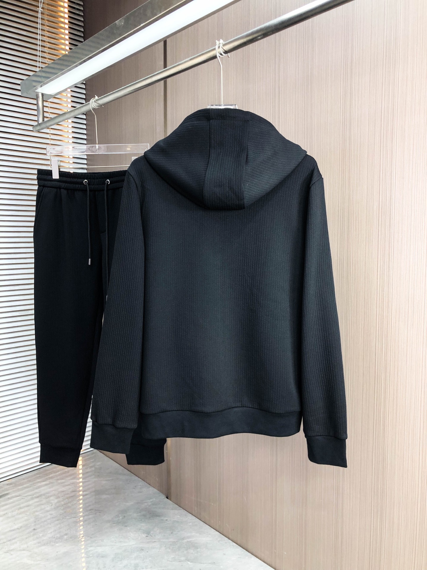 LV*（套装可分开）𝟐5𝐬s 秋冬新款 时尚休闲套装 品牌经典LOGO ，舒适度极好，手触感强烈。辨识度