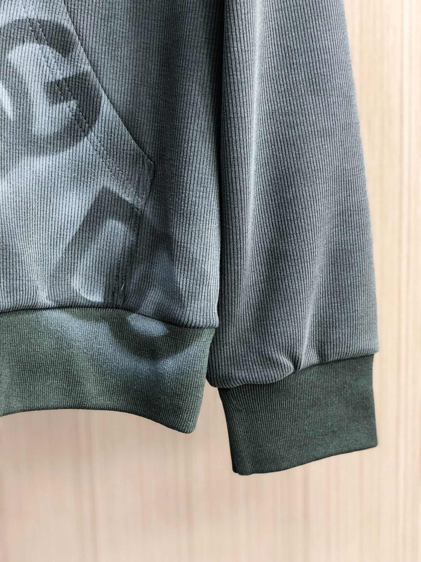 DG *（灰色）（套装可分开）𝟐5𝐬s 秋冬新款 时尚休闲套装 品牌经典LOGO ，舒适度极好，手触感强