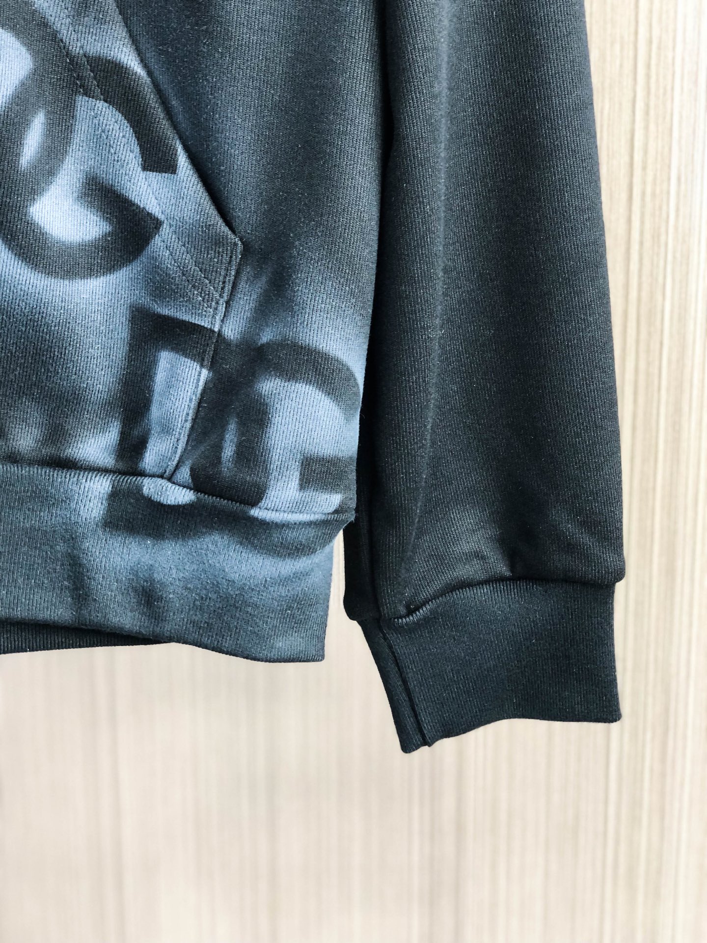 DG*（黑色）（套装可分开）𝟐5𝐬s 秋冬新款 时尚休闲套装 品牌经典LOGO ，舒适度极好，手触感强烈