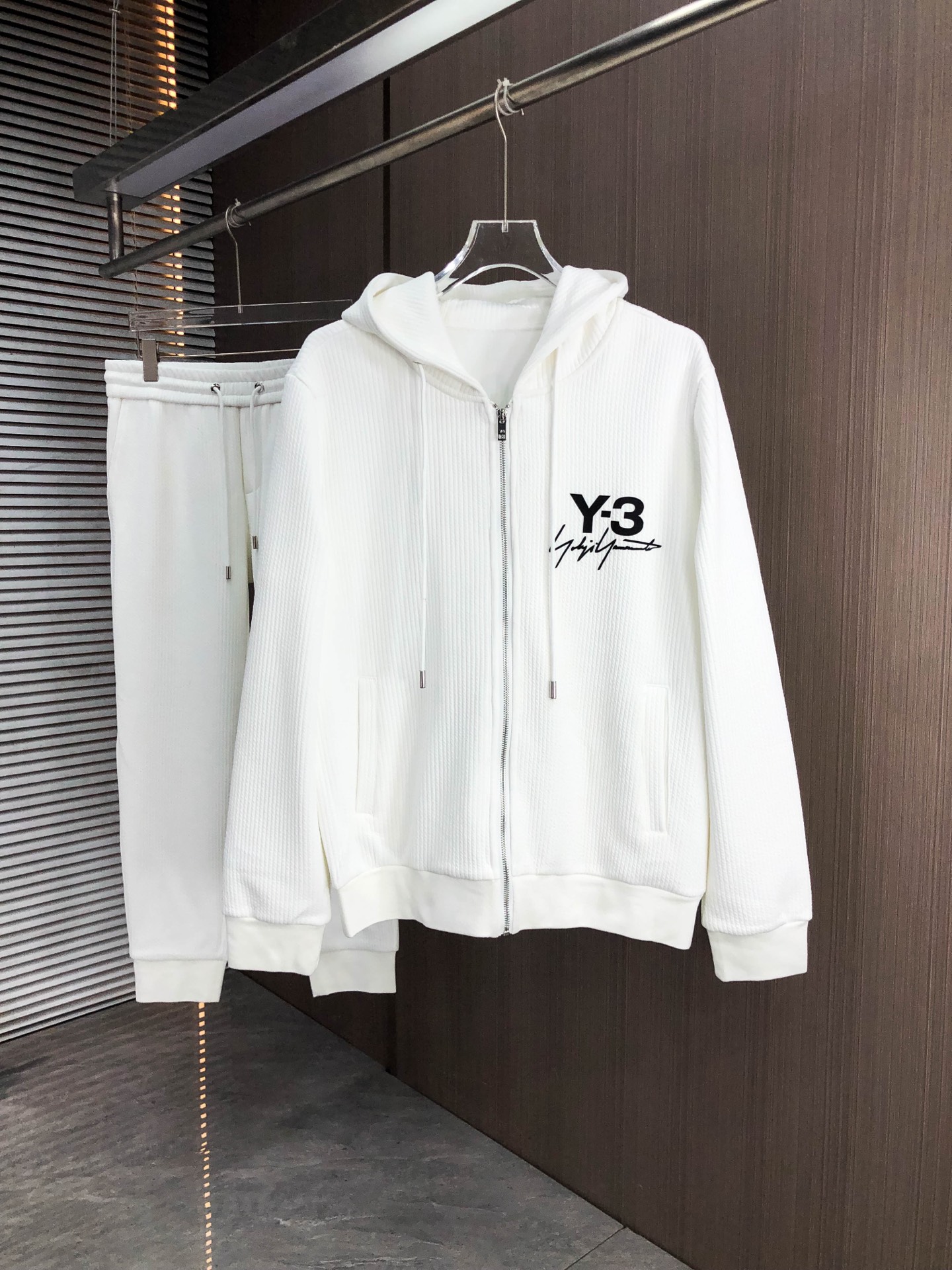 Y-3*（套装可分开）𝟐5𝐬s 秋冬新款 时尚休闲套装 品牌经典LOGO ，舒适度极好，手触感强烈。辨识