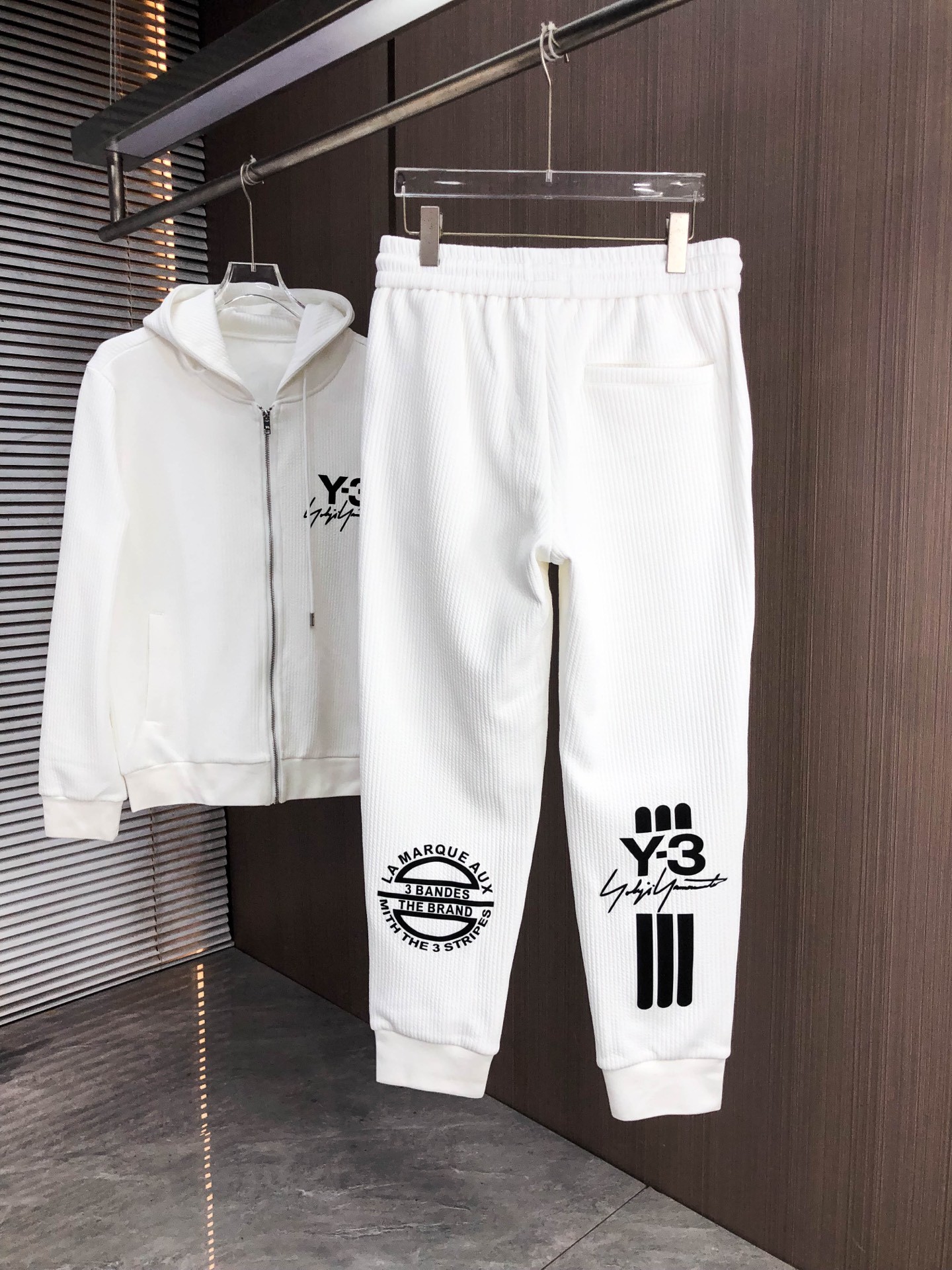 Y-3*（套装可分开）𝟐5𝐬s 秋冬新款 时尚休闲套装 品牌经典LOGO ，舒适度极好，手触感强烈。辨识