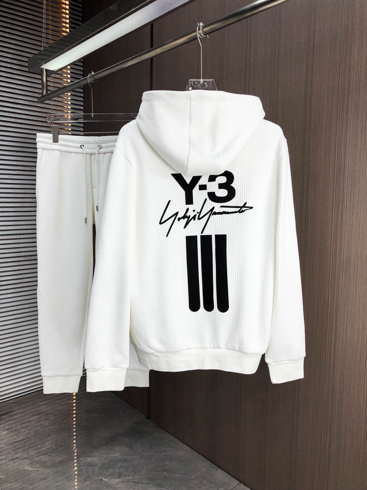 Y-3*（套装可分开）𝟐5𝐬s 秋冬新款 时尚休闲套装 品牌经典LOGO ，舒适度极好，手触感强烈。辨识