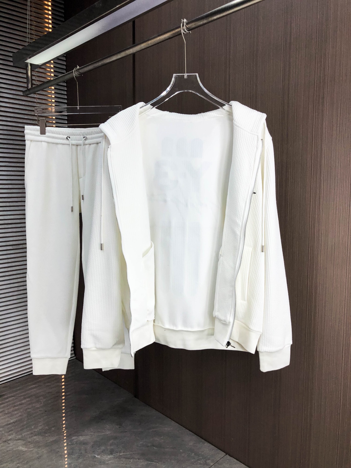 Y-3*（套装可分开）𝟐5𝐬s 秋冬新款 时尚休闲套装 品牌经典LOGO ，舒适度极好，手触感强烈。辨识