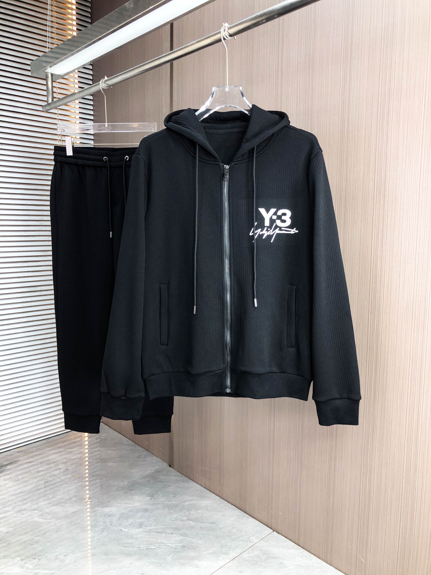 Y-3*（套装可分开）𝟐5𝐬s 秋冬新款 时尚休闲套装 品牌经典LOGO ，舒适度极好，手触感强烈。辨识