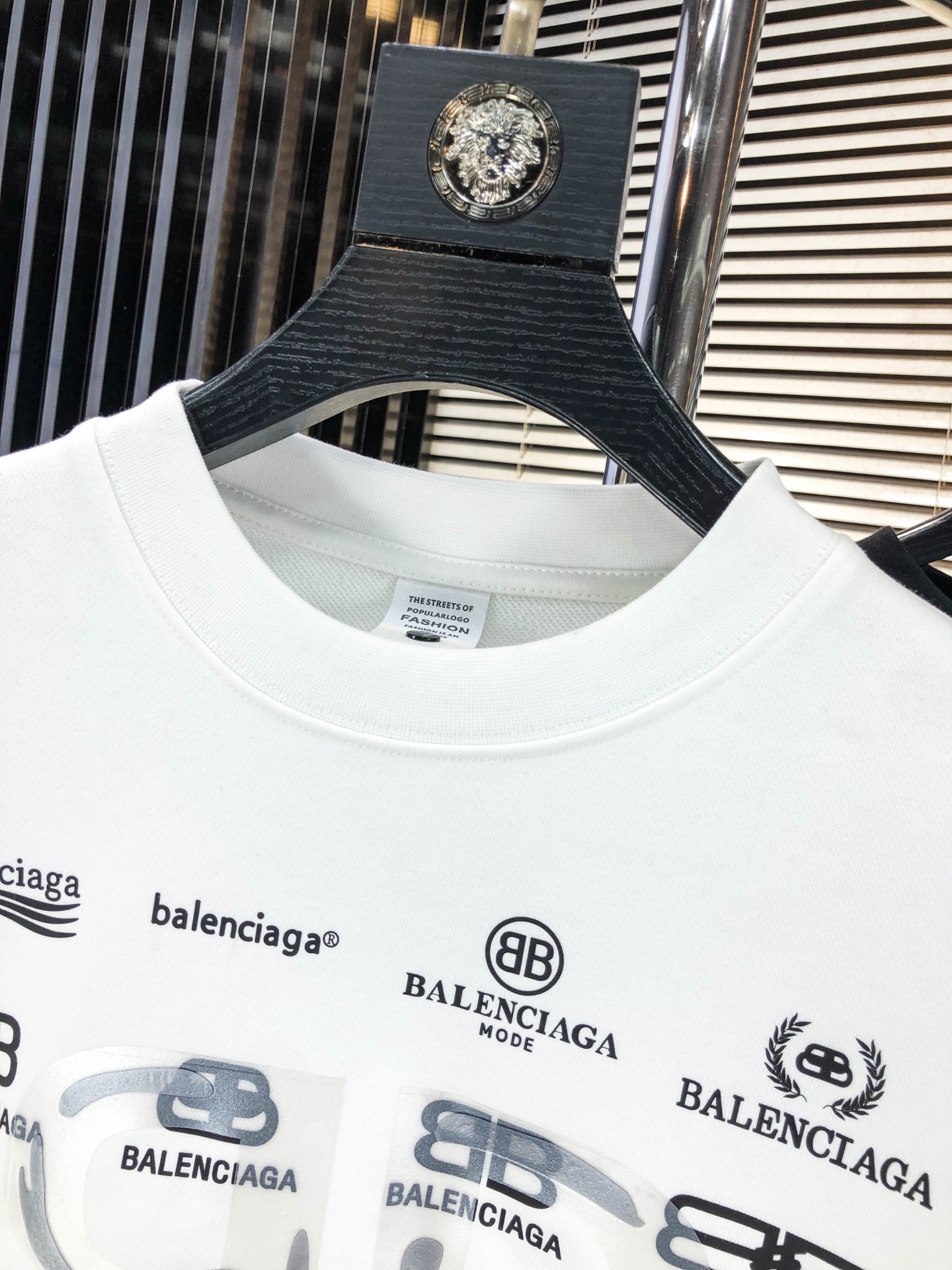 巴黎世家 25秋冬系列卫衣400克毛圈面料 经典印花工艺 手感舒适 百搭休闲卫衣 码数：S-4XL颜色：