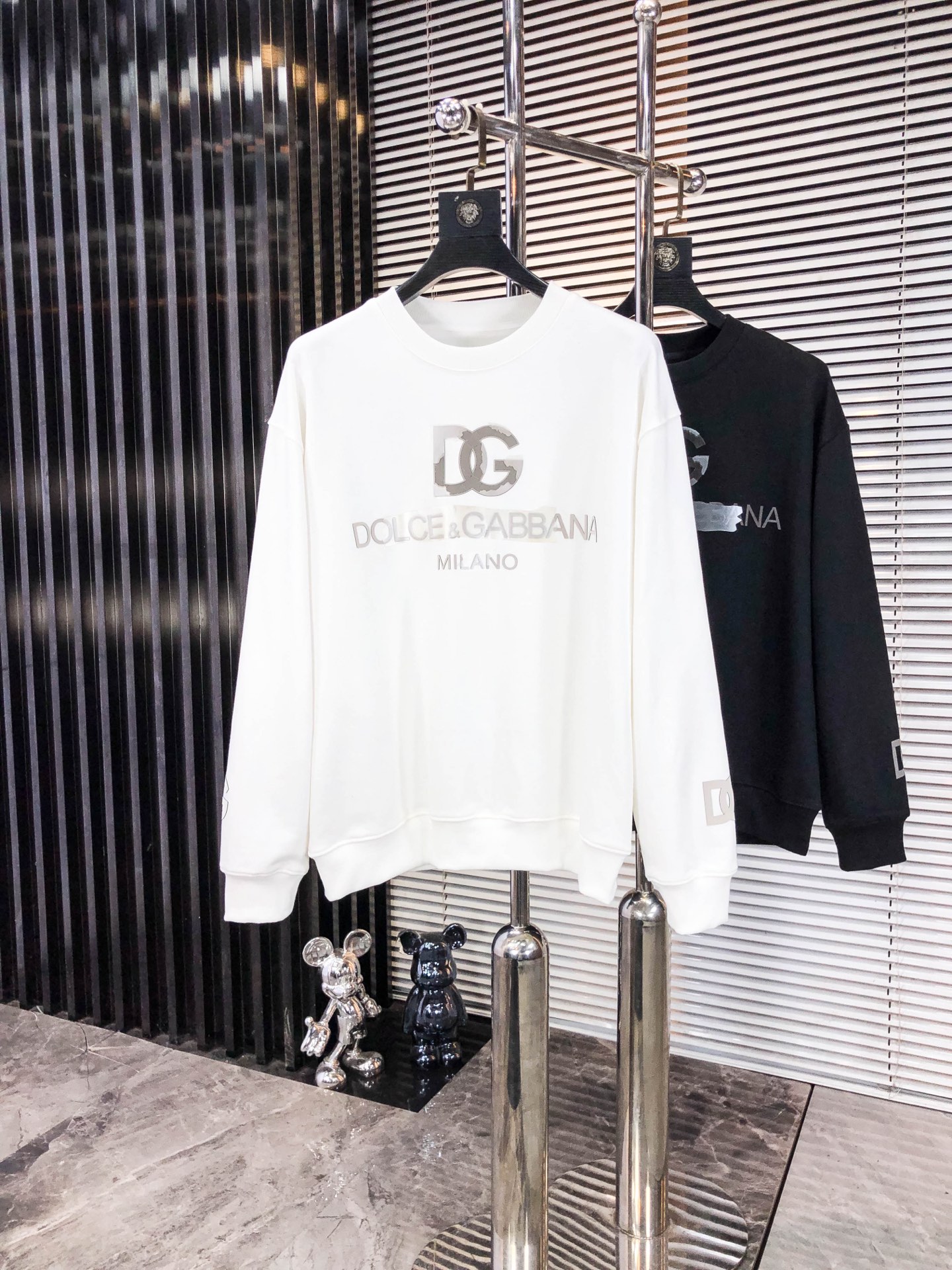 巴黎世家 25秋冬系列卫衣400克毛圈面料 经典印花工艺 手感舒适 百搭休闲卫衣 码数：S-4XL颜色：