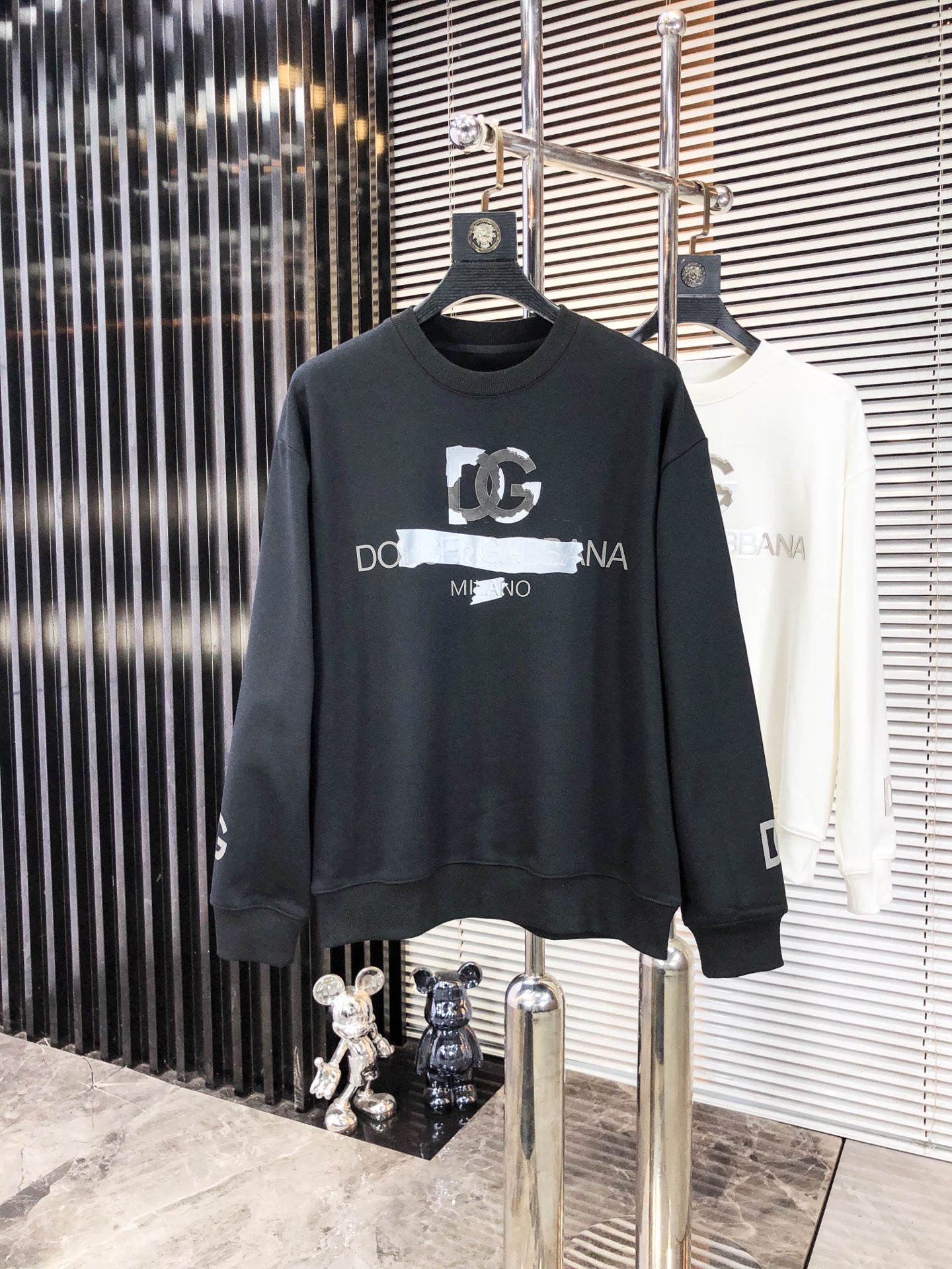 巴黎世家 25秋冬系列卫衣400克毛圈面料 经典印花工艺 手感舒适 百搭休闲卫衣 码数：S-4XL颜色：