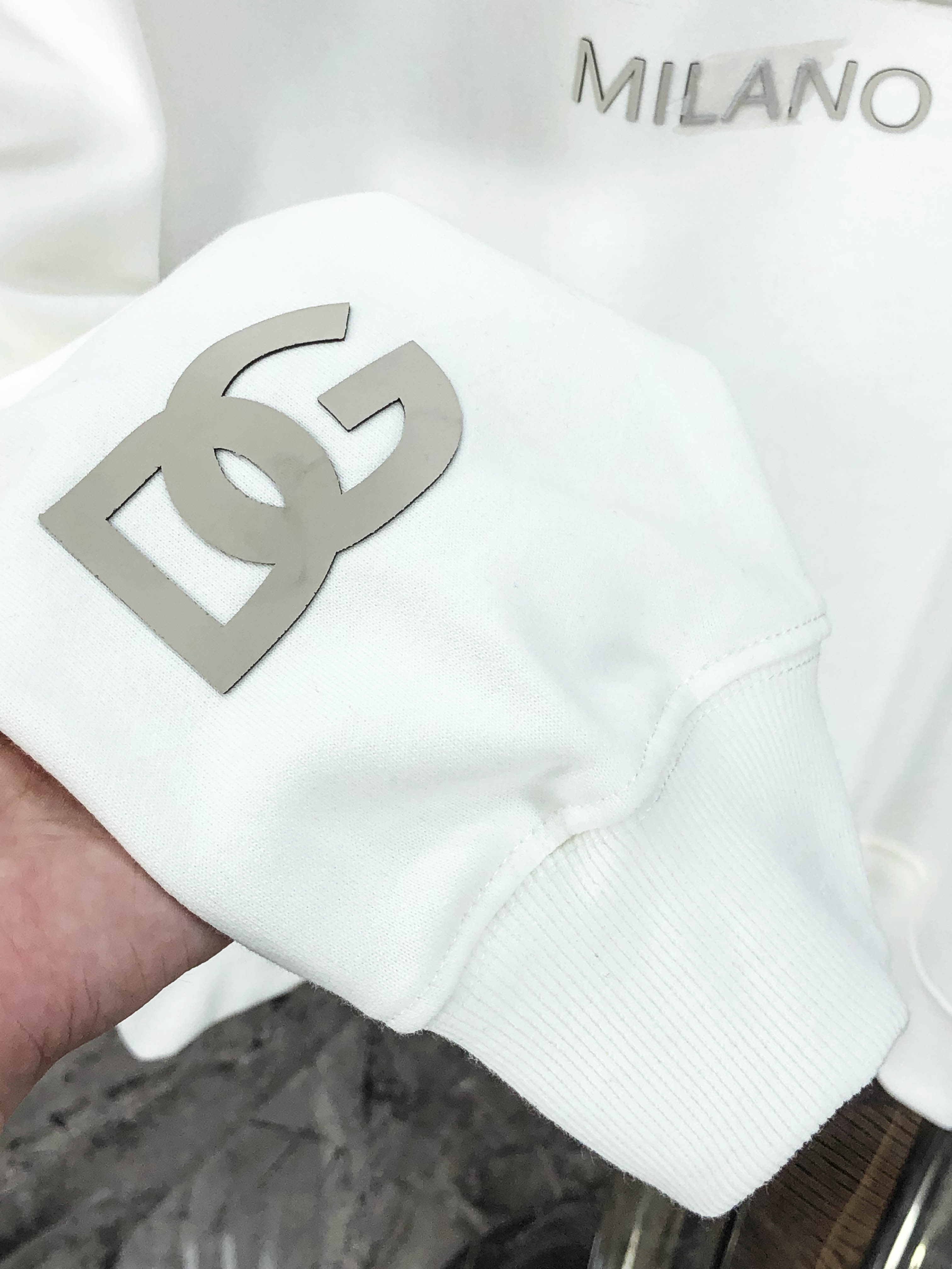 巴黎世家 25秋冬系列卫衣400克毛圈面料 经典印花工艺 手感舒适 百搭休闲卫衣 码数：S-4XL颜色：