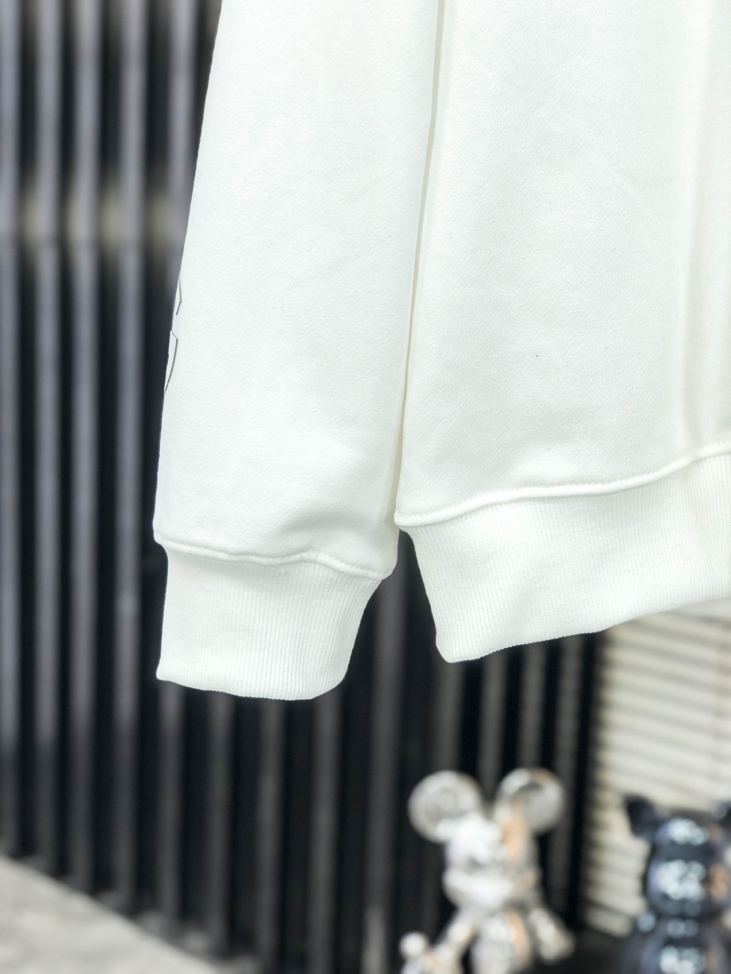 巴黎世家 25秋冬系列卫衣400克毛圈面料 经典印花工艺 手感舒适 百搭休闲卫衣 码数：S-4XL颜色：