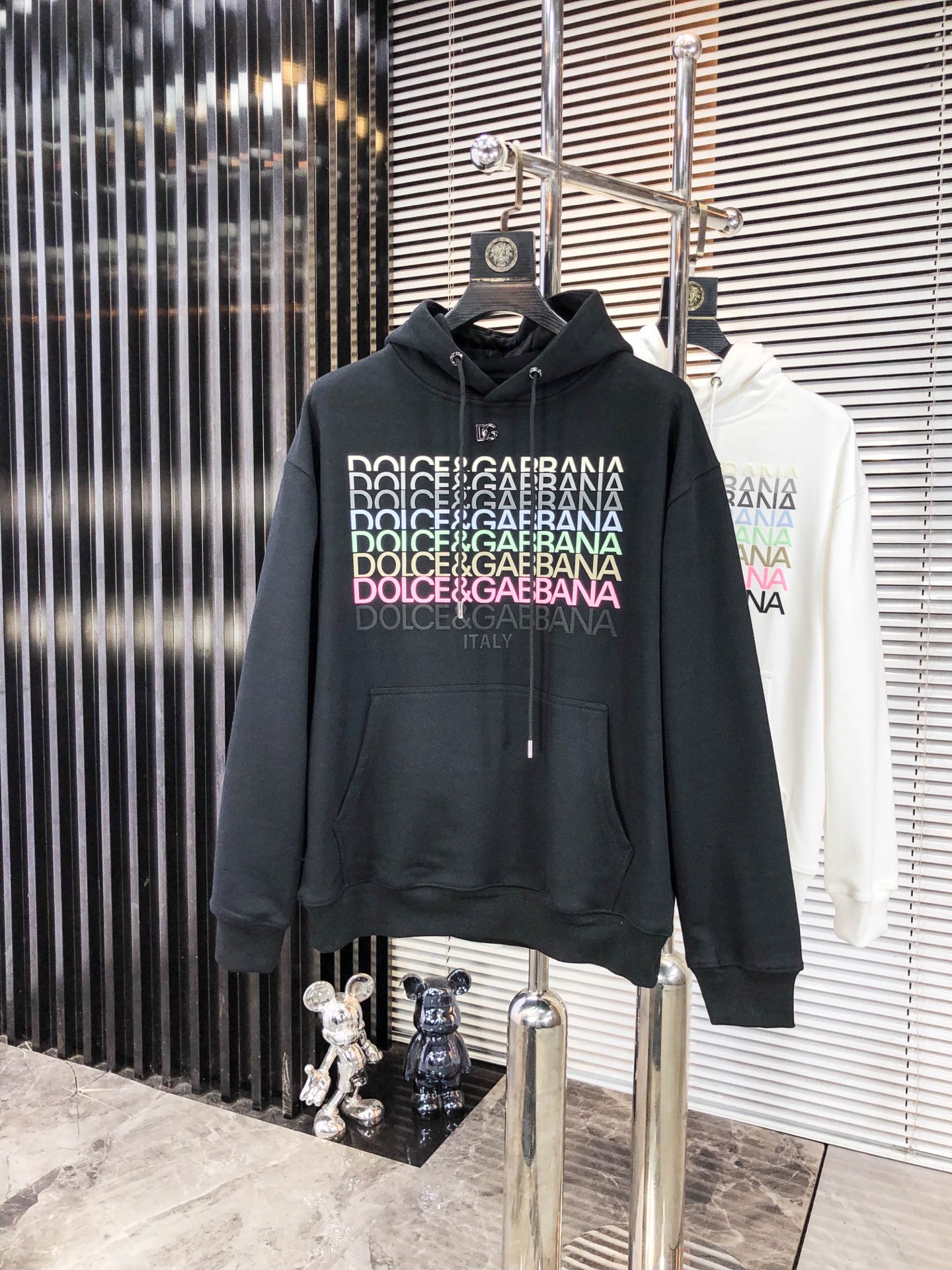 DG 25秋冬系列卫衣400克毛圈面料 经典发泡印花工艺 手感舒适 百搭休闲带帽卫衣 码数：S-4XL颜