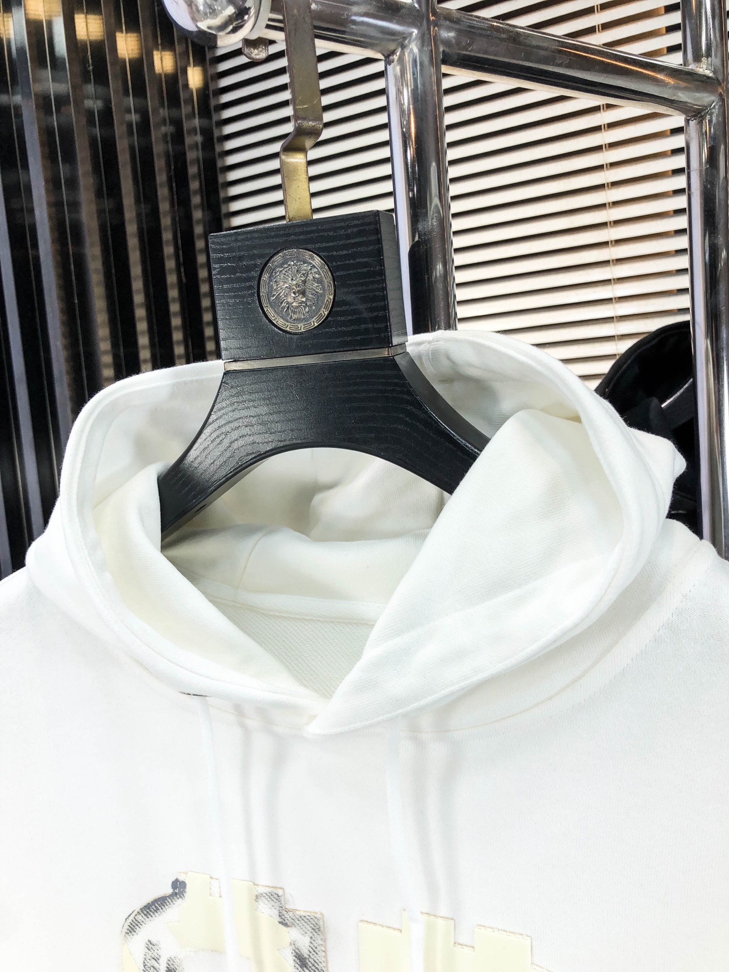 巴黎世家 25秋冬系列卫衣400克毛圈面料 经典贴布手绘工艺 手感舒适 百搭休闲带帽卫衣 码数：S-4X