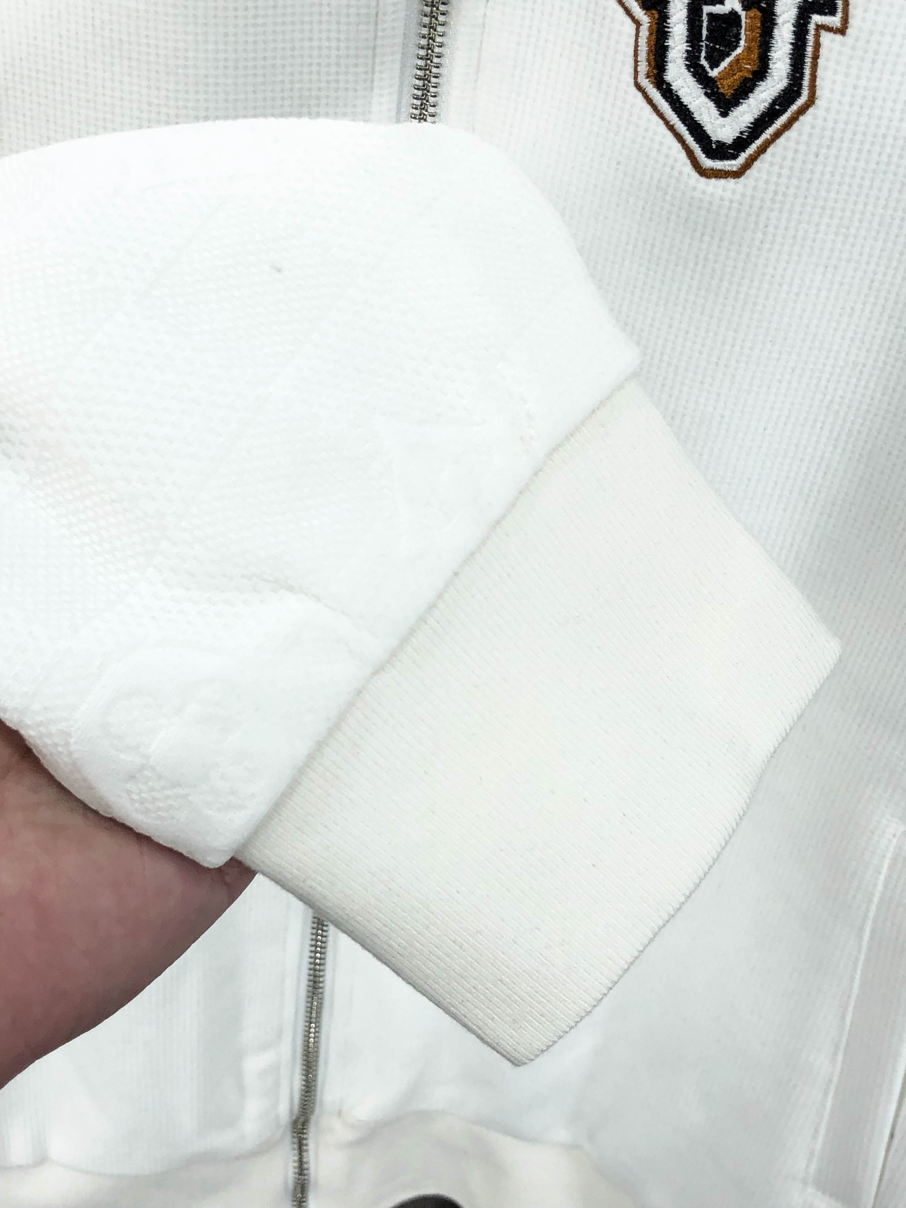 LV*𝟐5𝐬s 秋冬新款 时尚休闲夹克 品牌经典LOGO ，舒适度极好，手触感强烈。辨识度极高 定制进口