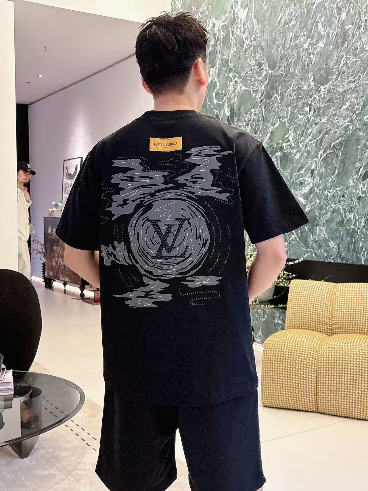 LV * 𝟐6𝐬s 春夏 短袖套装 （可分开） 微宽松版型 品牌经典LOGO 工艺精致 100%纯棉 休