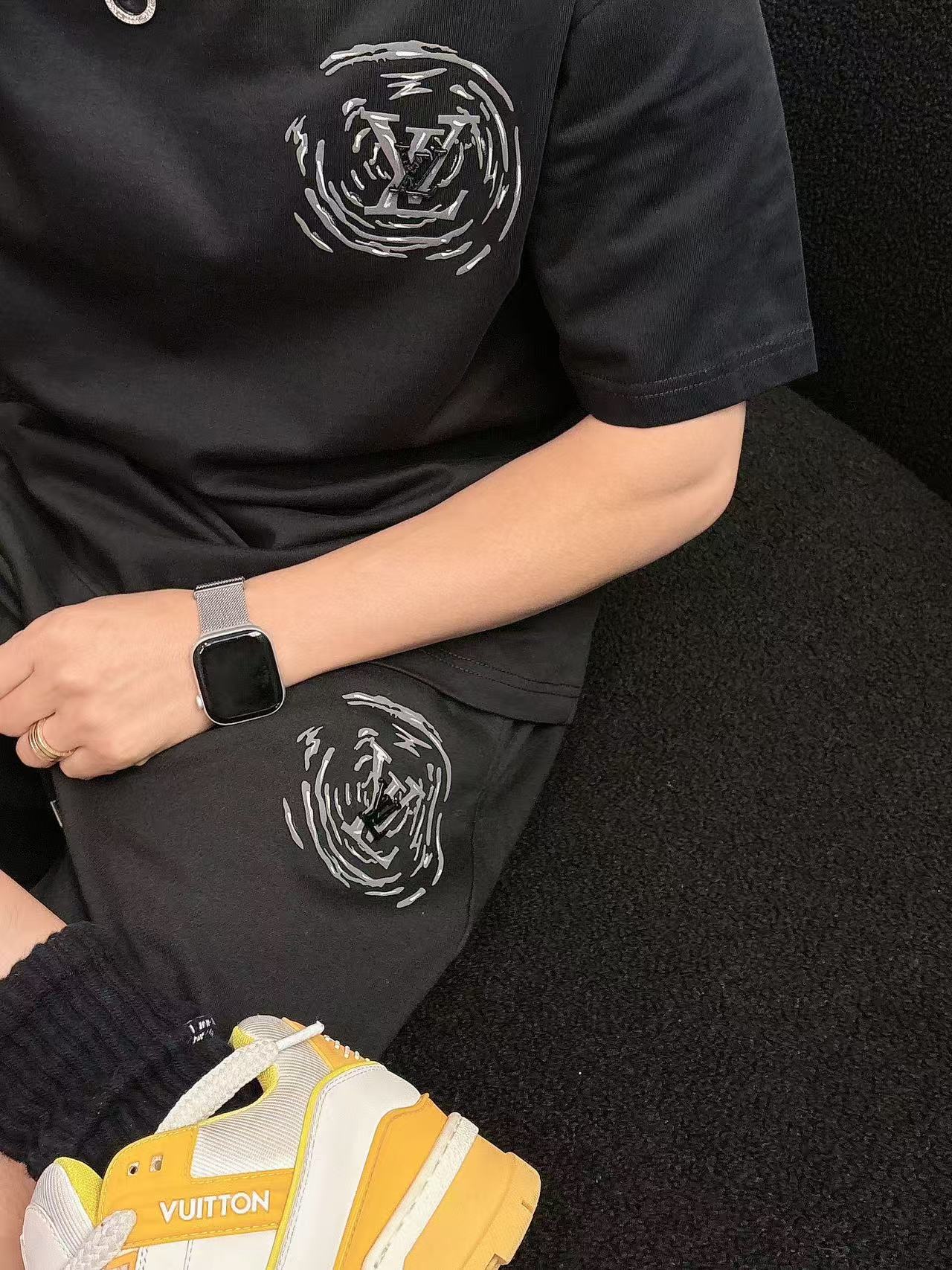 LV * 𝟐6𝐬s 春夏 短袖套装 （可分开） 微宽松版型 品牌经典LOGO 工艺精致 100%纯棉 休
