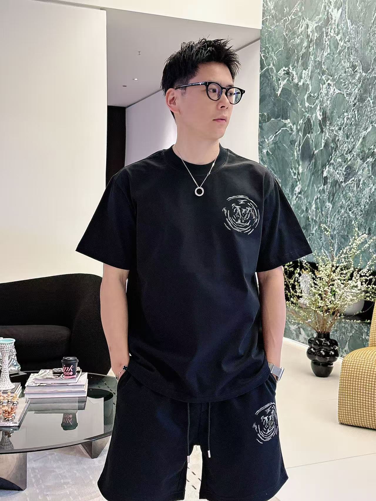 LV * 𝟐6𝐬s 春夏 短袖套装 （可分开） 微宽松版型 品牌经典LOGO 工艺精致 100%纯棉 休