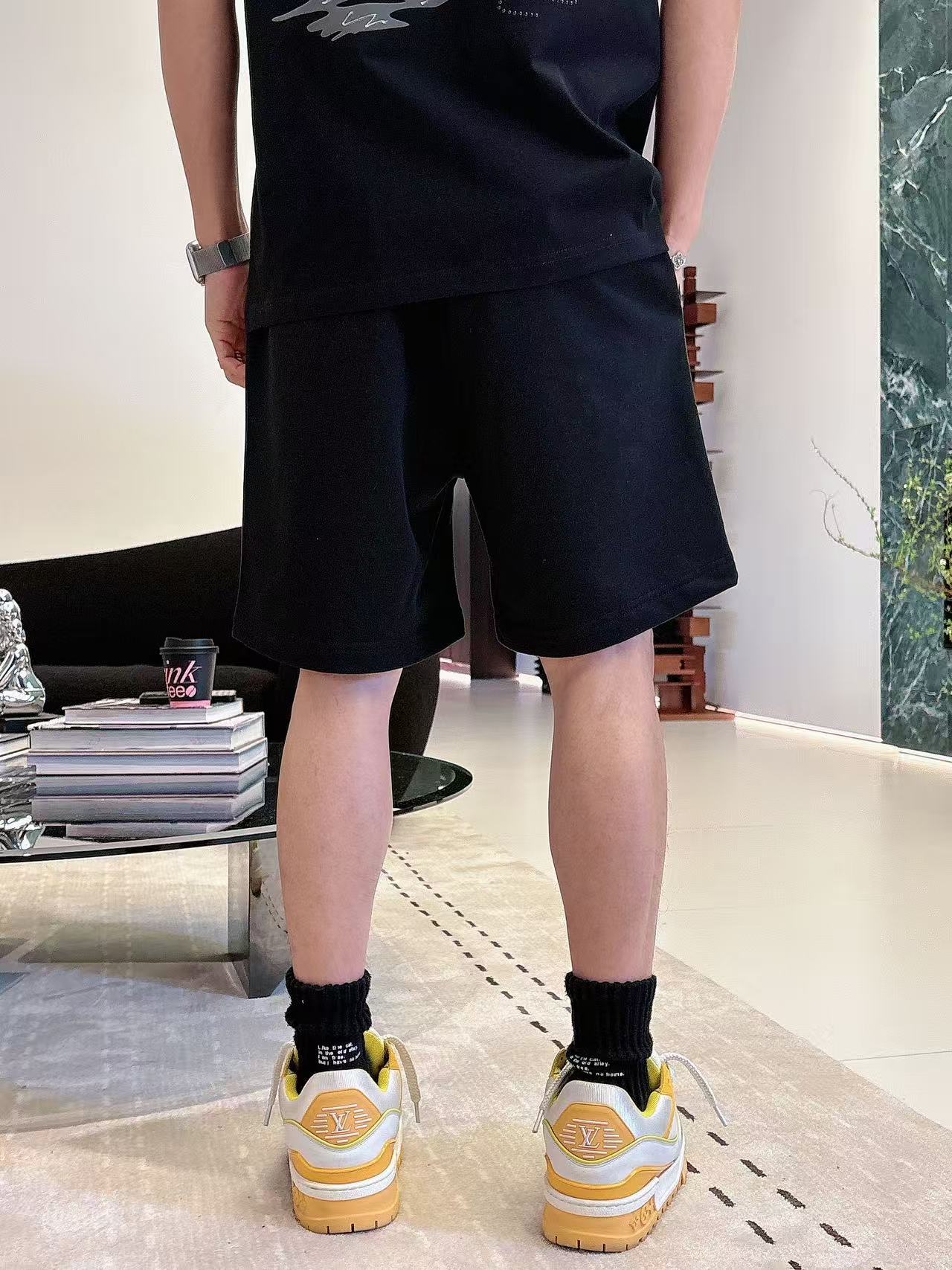 LV * 𝟐6𝐬s 春夏 短袖套装 （可分开） 微宽松版型 品牌经典LOGO 工艺精致 100%纯棉 休