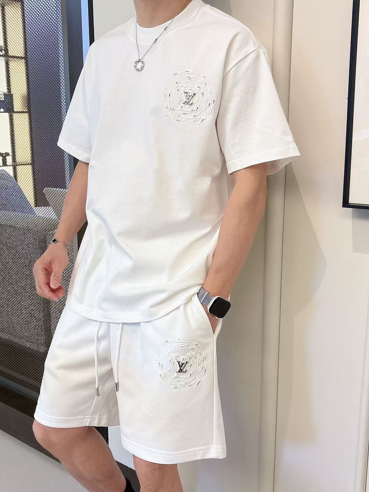 LV * 𝟐6𝐬s 春夏 短袖套装 （可分开） 微宽松版型 品牌经典LOGO 工艺精致 100%纯棉 休