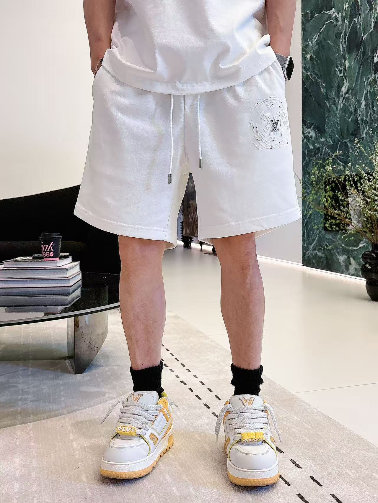 LV * 𝟐6𝐬s 春夏 短袖套装 （可分开） 微宽松版型 品牌经典LOGO 工艺精致 100%纯棉 休