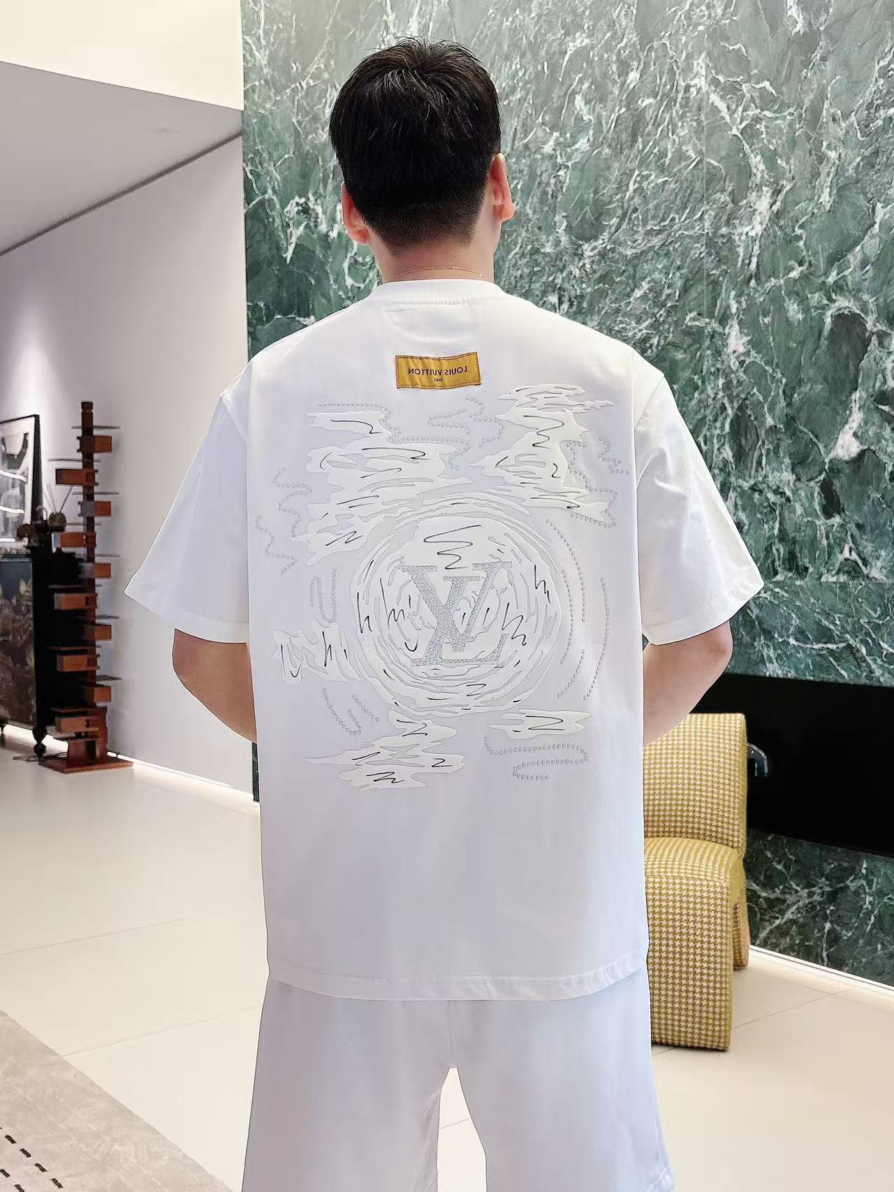 LV * 𝟐6𝐬s 春夏 短袖套装 （可分开） 微宽松版型 品牌经典LOGO 工艺精致 100%纯棉 休