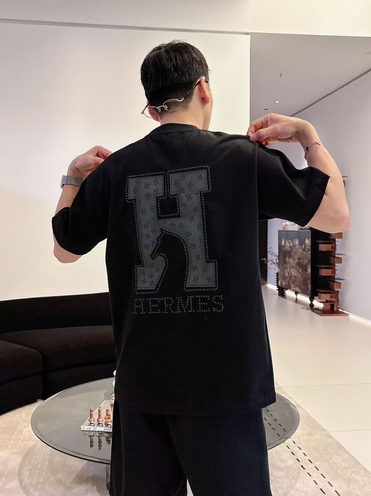 H家* 𝟐6𝐬s 春夏 短袖套装 （可分开） 微宽松版型 品牌经典LOGO 工艺精致 100%纯棉 休闲
