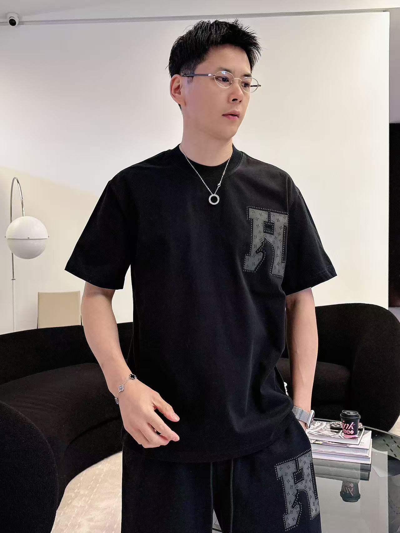 H家* 𝟐6𝐬s 春夏 短袖套装 （可分开） 微宽松版型 品牌经典LOGO 工艺精致 100%纯棉 休闲