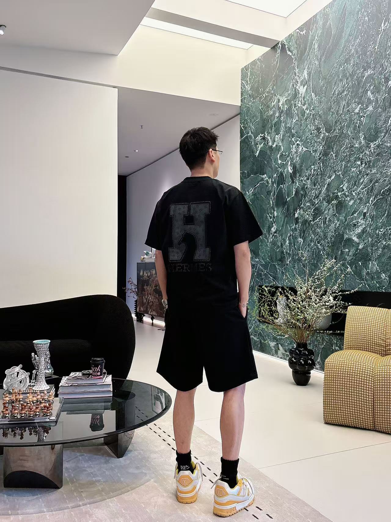 H家* 𝟐6𝐬s 春夏 短袖套装 （可分开） 微宽松版型 品牌经典LOGO 工艺精致 100%纯棉 休闲