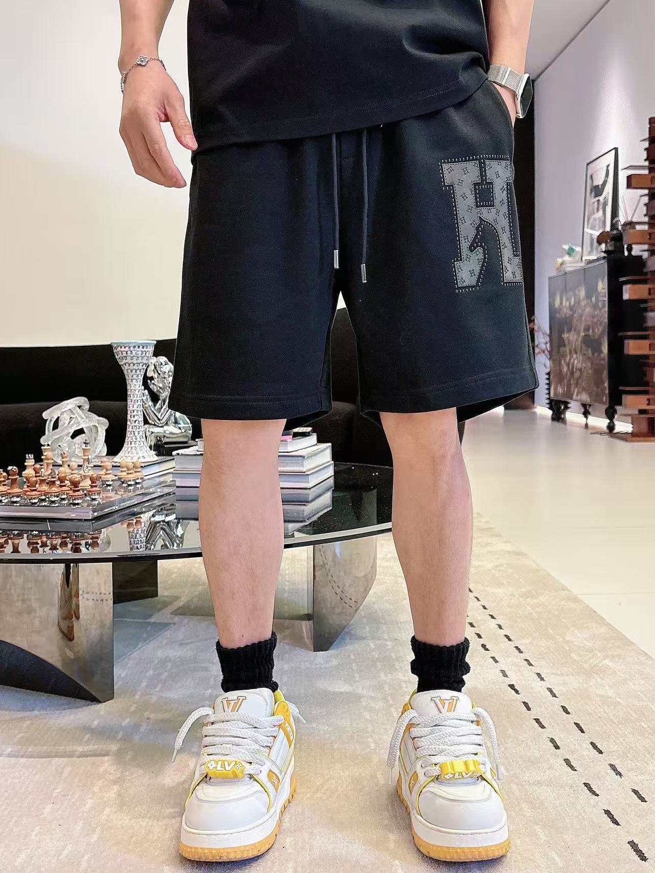 H家* 𝟐6𝐬s 春夏 短袖套装 （可分开） 微宽松版型 品牌经典LOGO 工艺精致 100%纯棉 休闲