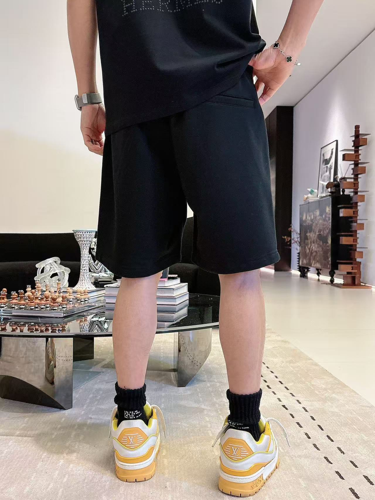 H家* 𝟐6𝐬s 春夏 短袖套装 （可分开） 微宽松版型 品牌经典LOGO 工艺精致 100%纯棉 休闲